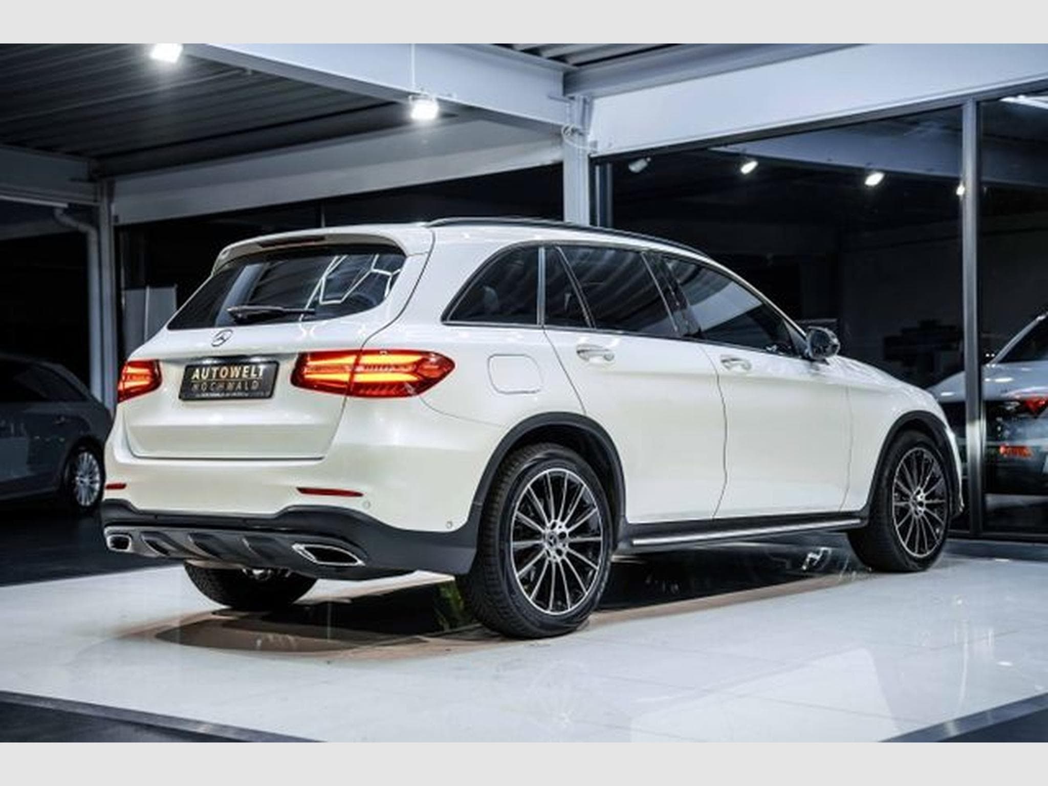 Mercedes GLC 350 GLC 350d 9G AMG-Line 4Matic NAVI PANO Night Burm (2019) - Photo 13