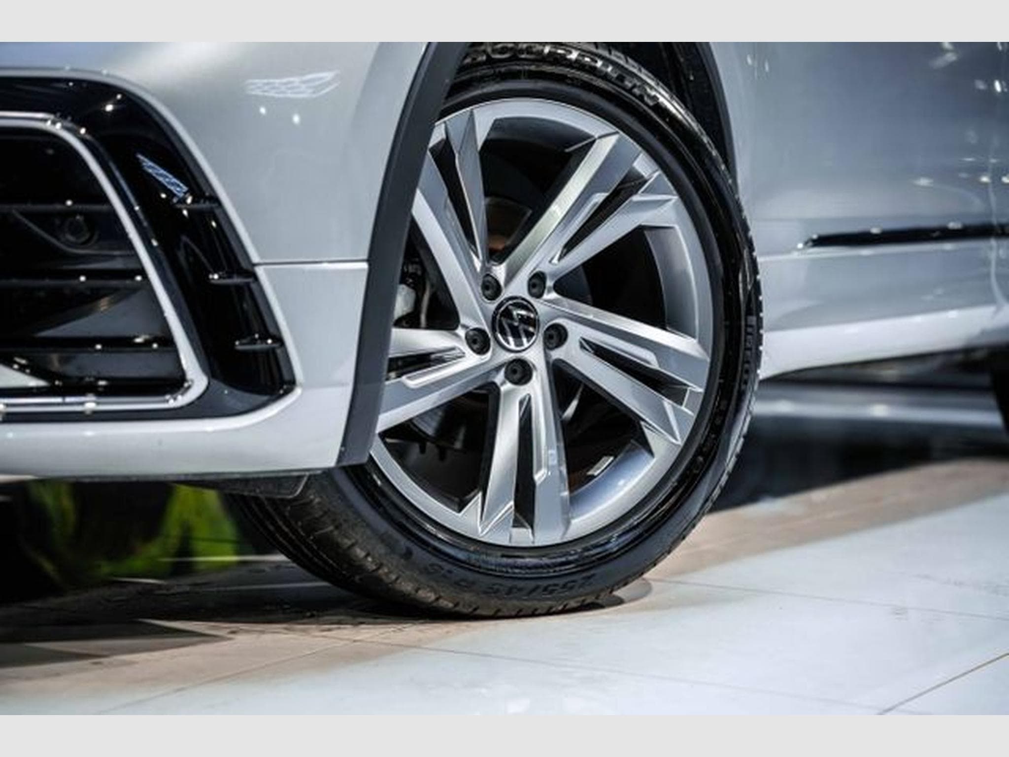 VW Tiguan Tiguan 1.5 TSI DSG R-Line IQ-LED ACC ACTIVE Lane (2023) - Photo 3