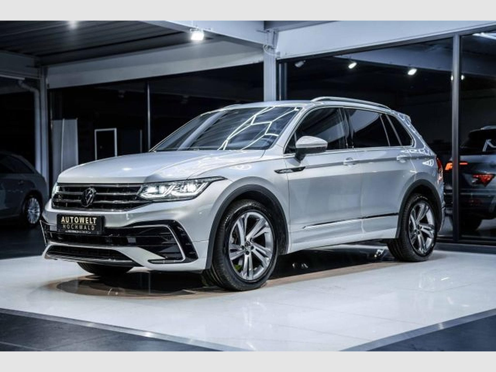 VW Tiguan Tiguan 1.5 TSI DSG R-Line IQ-LED ACC ACTIVE Lane (2023) - Photo 5