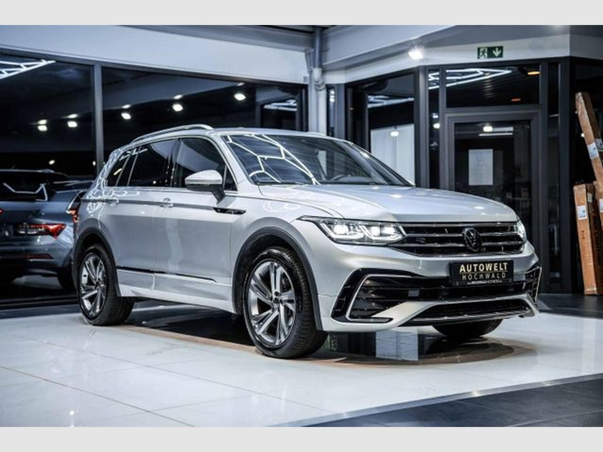 VW Tiguan Tiguan 1.5 TSI DSG R-Line IQ-LED ACC ACTIVE Lane (2023) - Photo 7