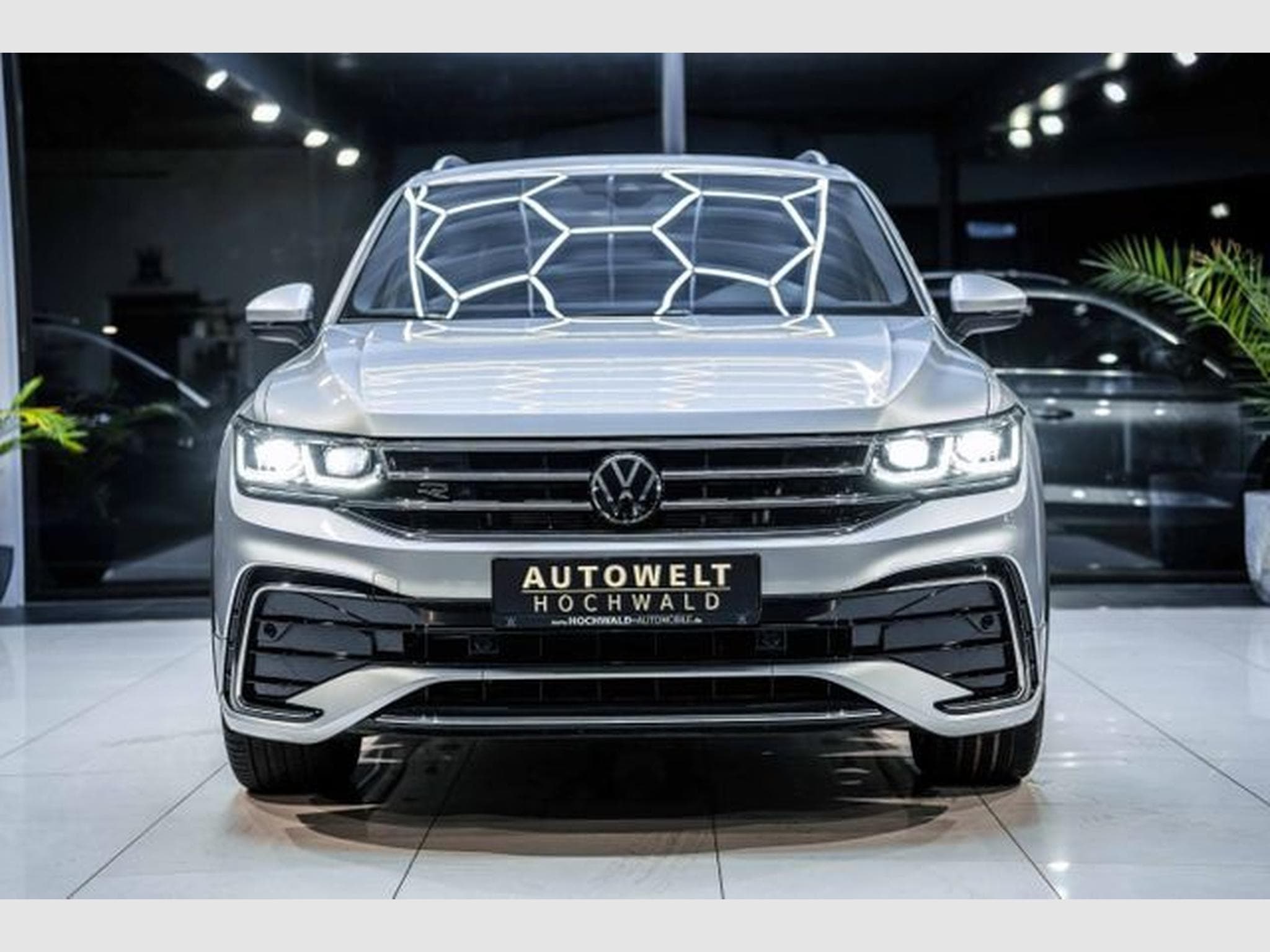 VW Tiguan Tiguan 1.5 TSI DSG R-Line IQ-LED ACC ACTIVE Lane (2023) - Photo 6