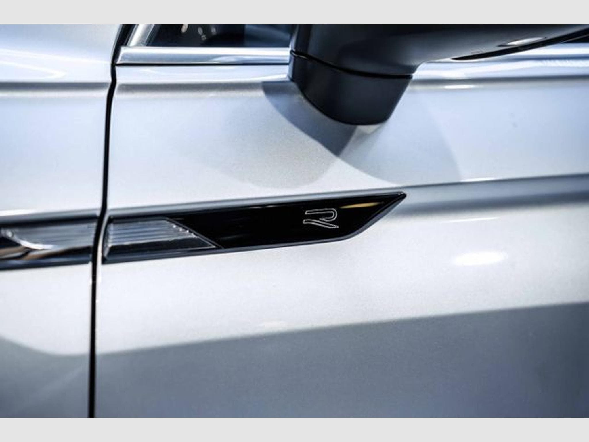 VW Tiguan Tiguan 1.5 TSI DSG R-Line IQ-LED ACC ACTIVE Lane (2023) - Photo 11