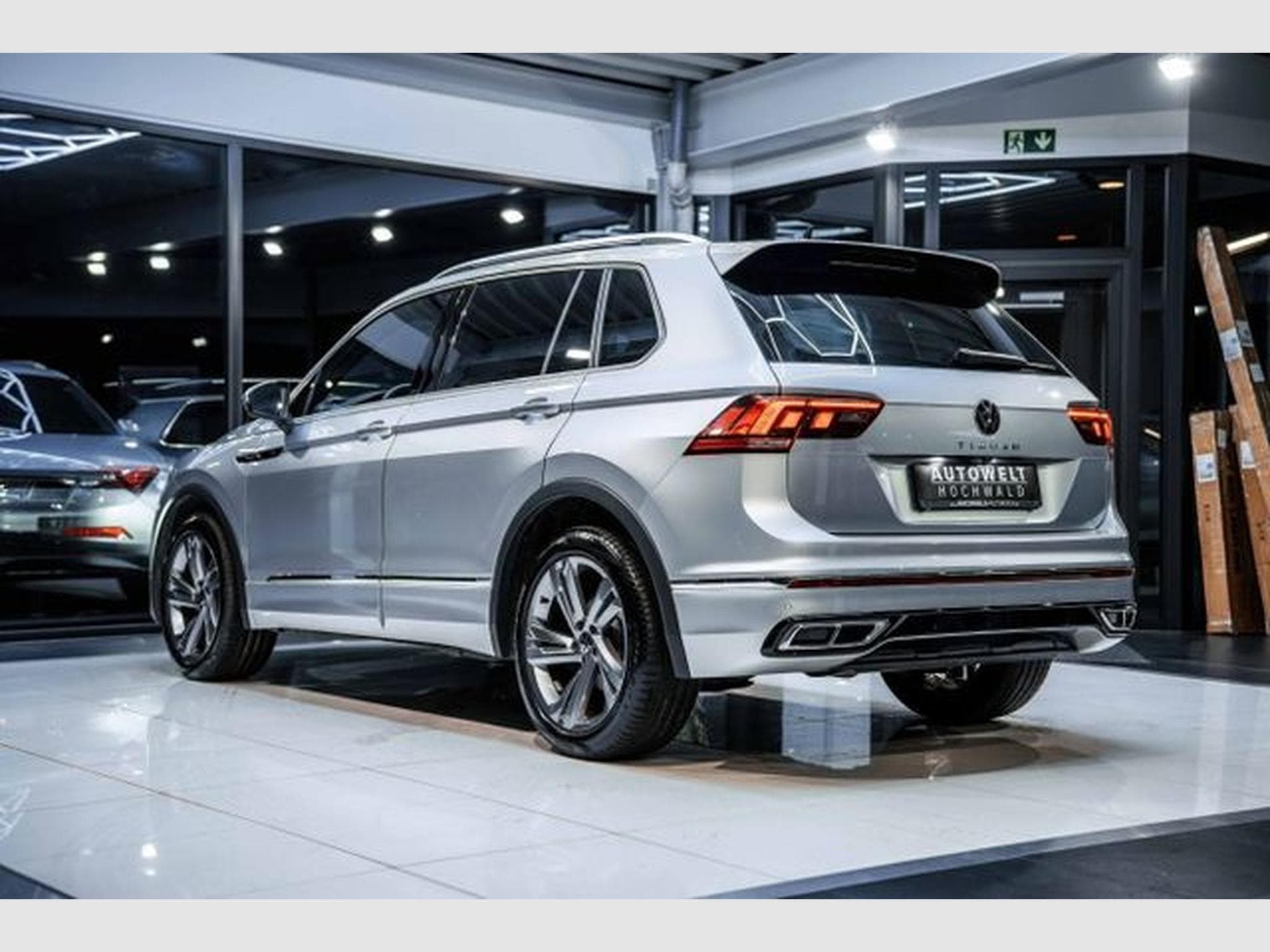 VW Tiguan Tiguan 1.5 TSI DSG R-Line IQ-LED ACC ACTIVE Lane (2023) - Photo 13