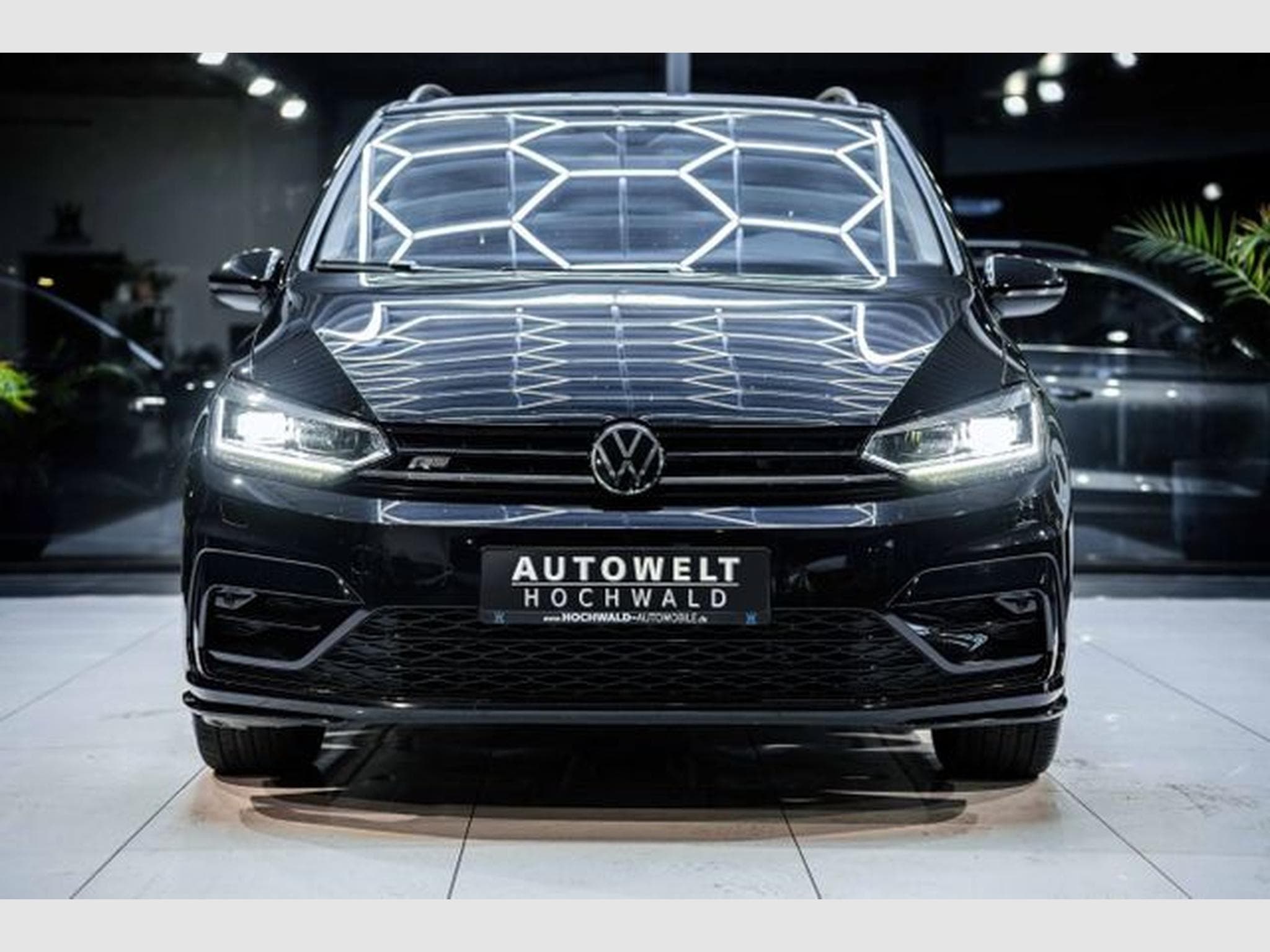 VW Touran Touran 2.0 TDI DSG Highl. R-Line AHK IQ 7-SITZER (2023) - Photo 5