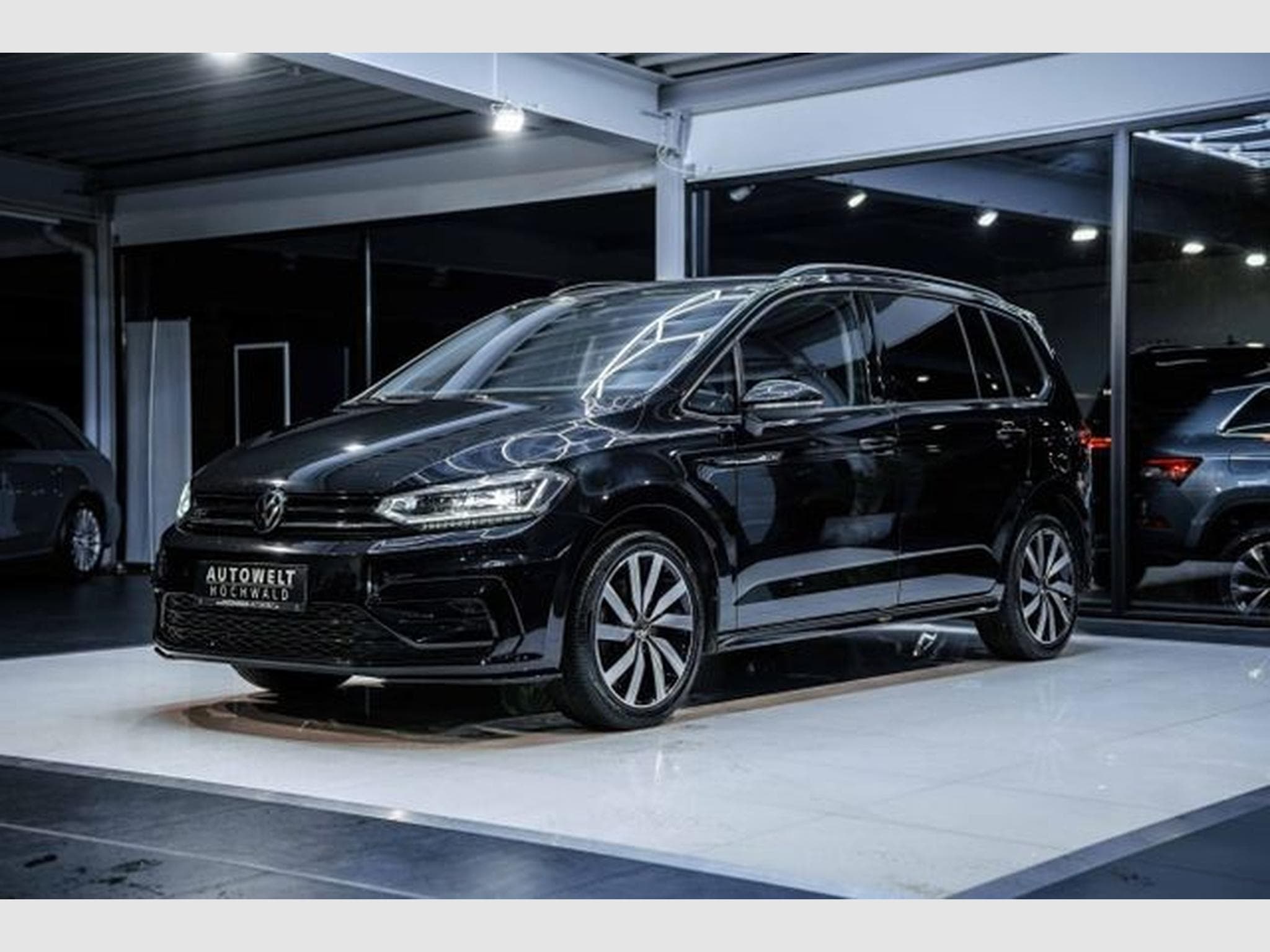 VW Touran Touran 2.0 TDI DSG Highl. R-Line AHK IQ 7-SITZER (2023) - Photo 4