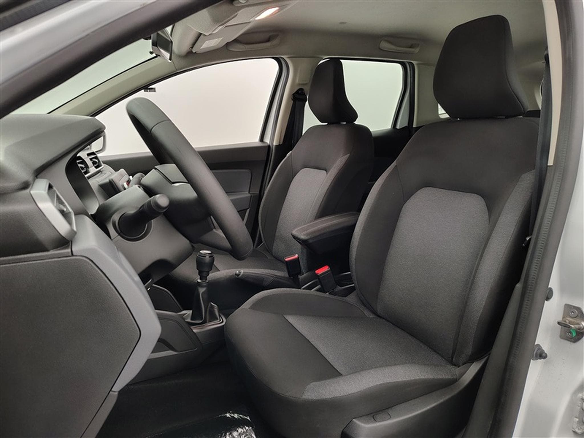 Dacia Duster 1.0 TCe Essential GPF (2023) - Photo 7