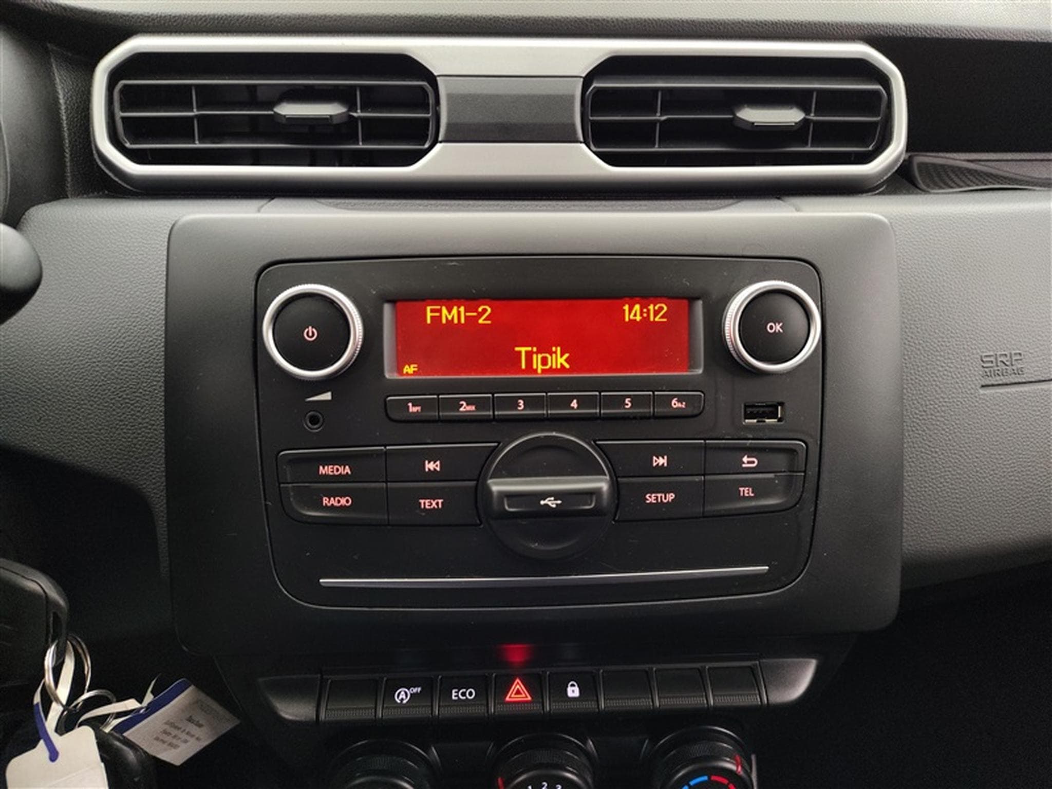 Dacia Duster 1.0 TCe Essential GPF (2023) - Photo 11
