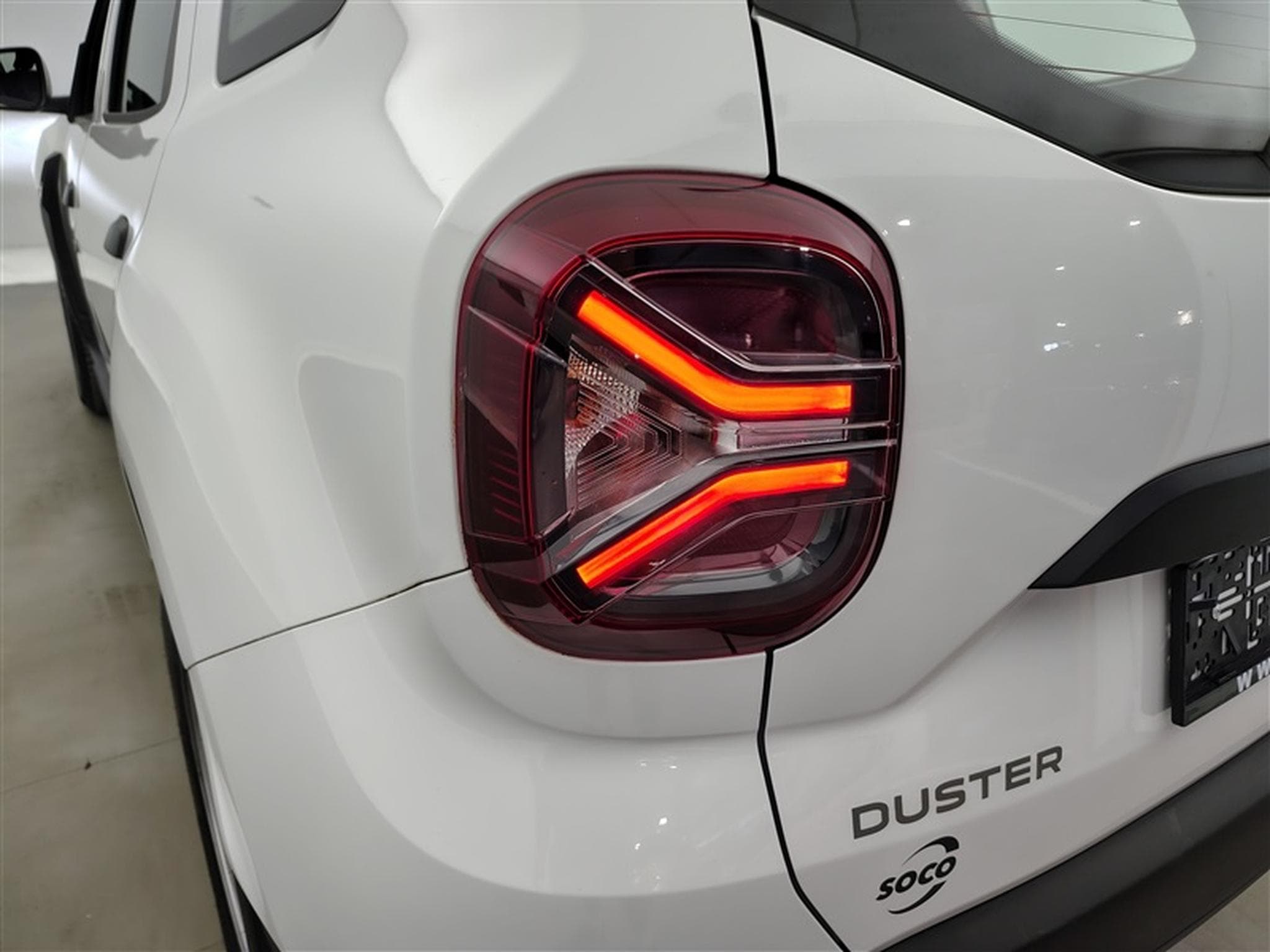Dacia Duster 1.0 TCe Essential GPF (2023) - Photo 16