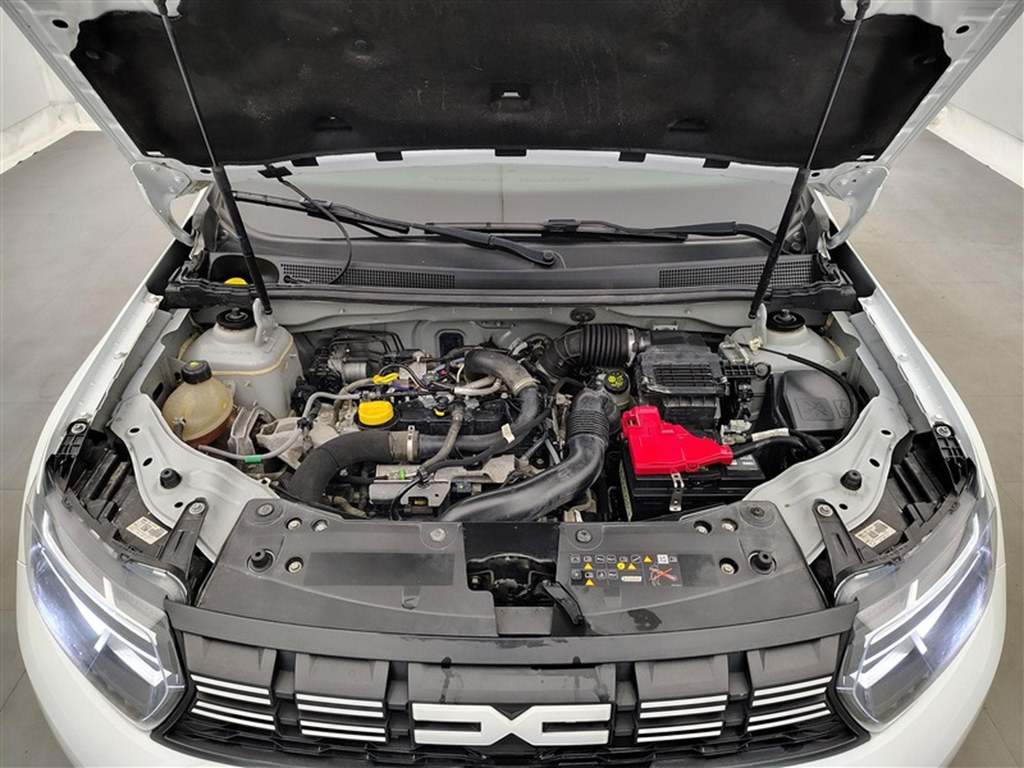 Dacia Duster 1.0 TCe Essential GPF (2023) - Photo 18