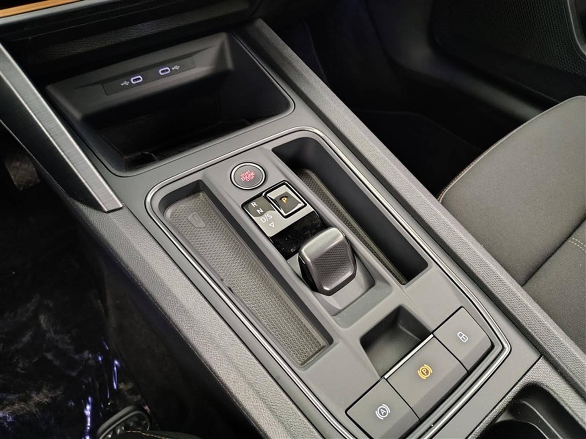 Cupra Formentor 1.4 e-Hybrid PHEV DSG NAVI / S-CUIR / FULL LED (2023) - Photo 12