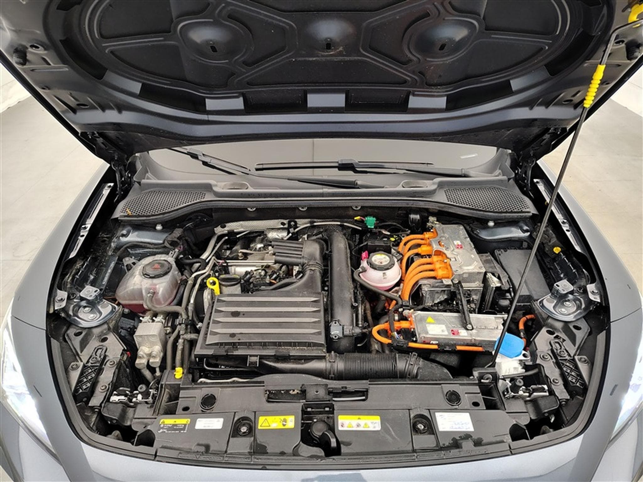 Cupra Formentor 1.4 e-Hybrid PHEV DSG NAVI / S-CUIR / FULL LED (2023) - Photo 19