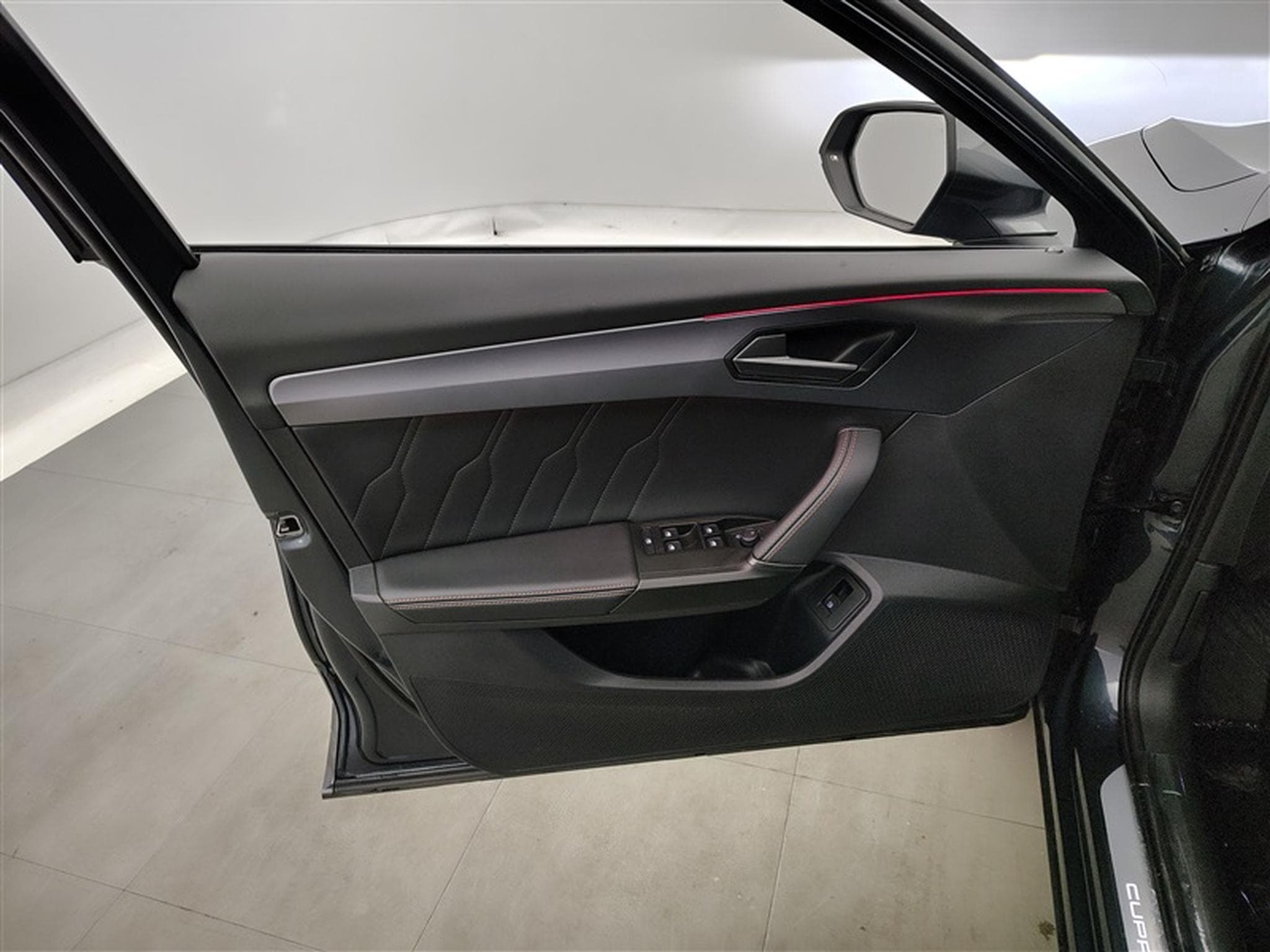 Cupra Formentor 1.4 e-Hybrid PHEV DSG NAVI / S-CUIR / FULL LED (2023) - Photo 17