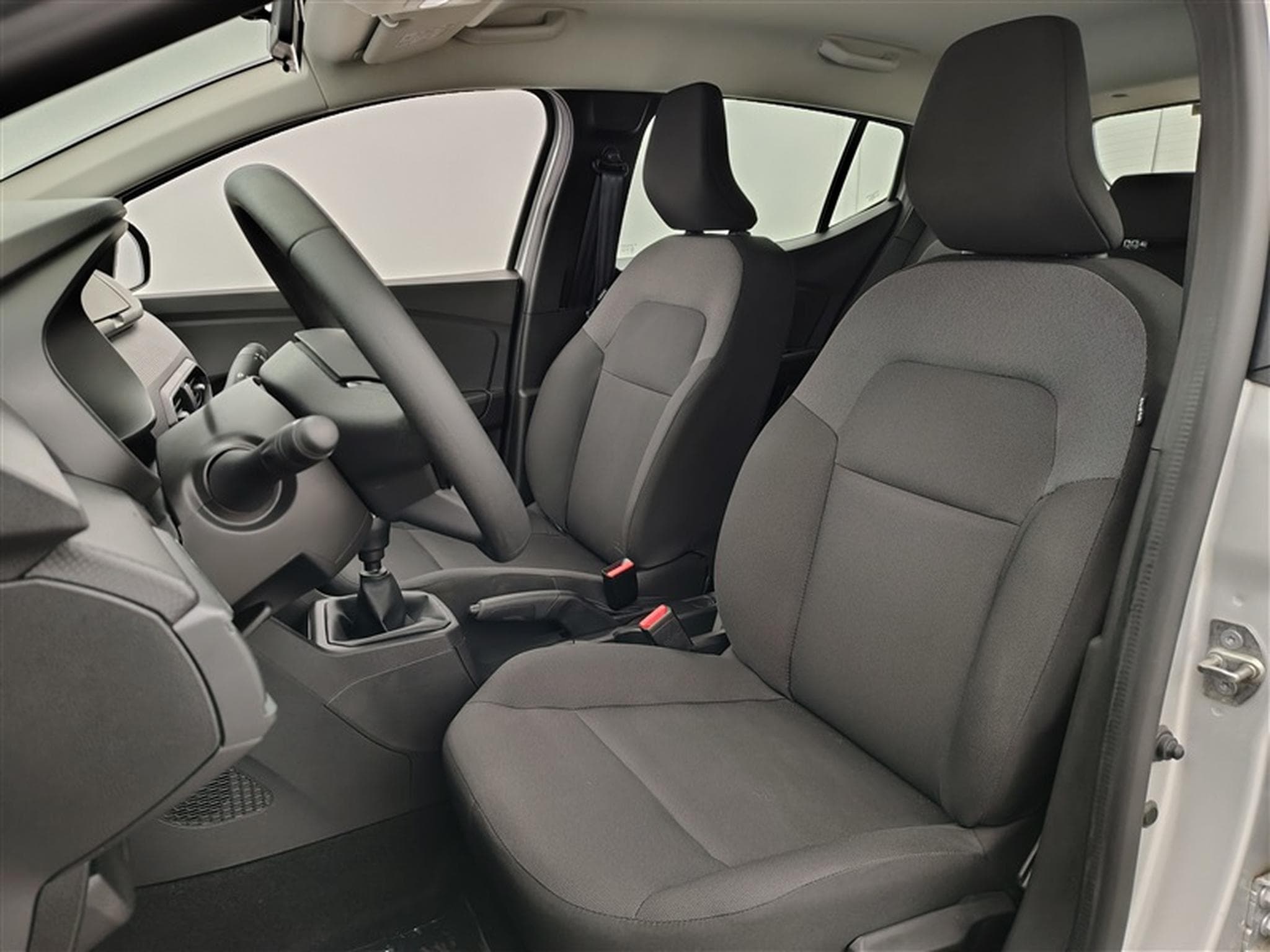 Dacia Sandero 1.0i SCe Essential (2023) - Photo 7