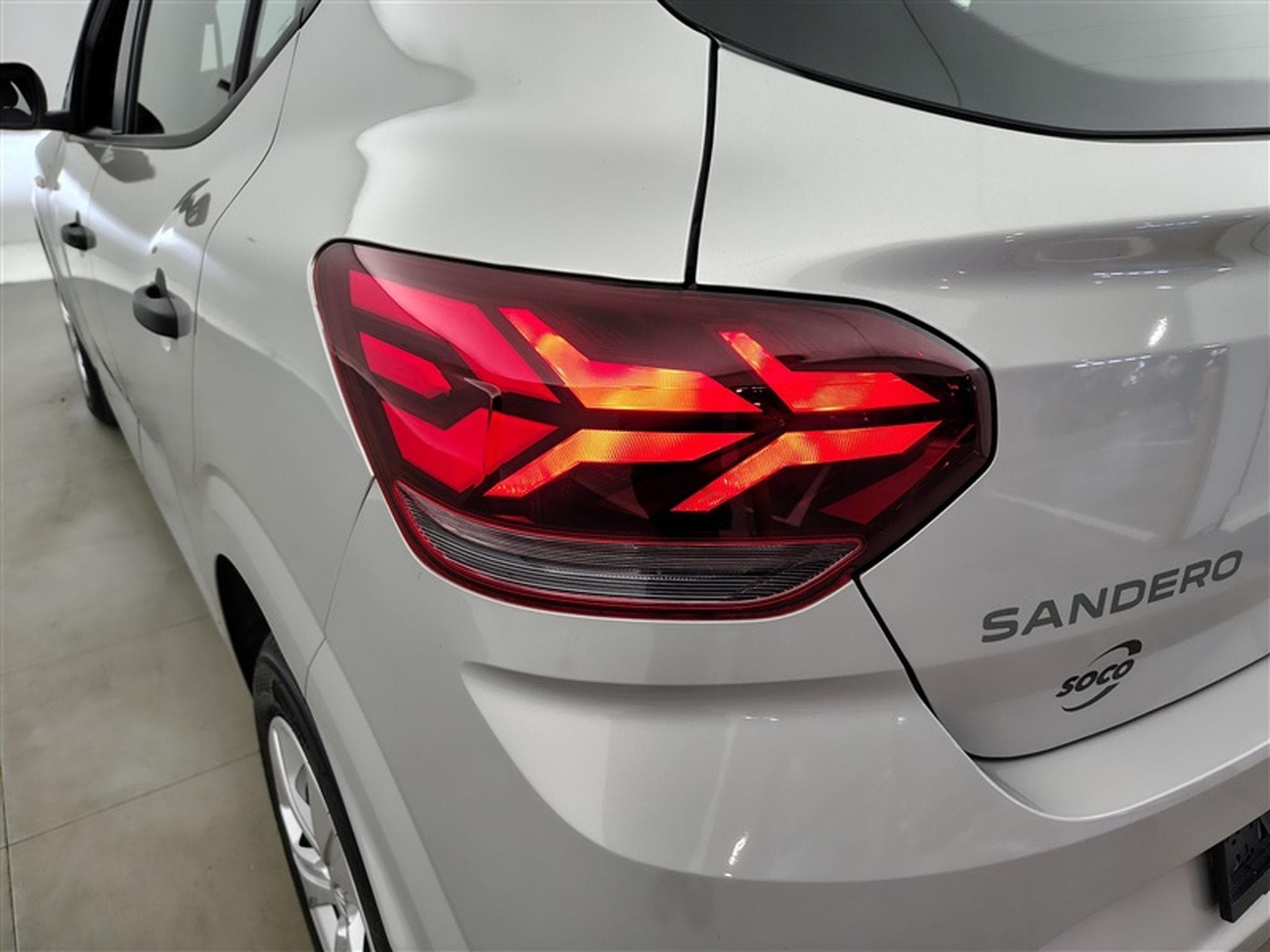 Dacia Sandero 1.0i SCe Essential (2023) - Photo 16