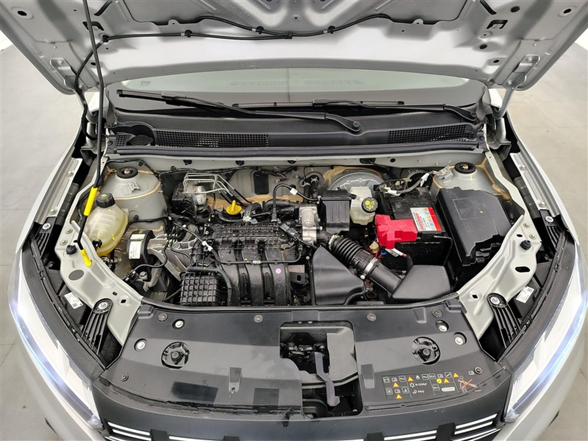 Dacia Sandero 1.0i SCe Essential (2023) - Photo 18