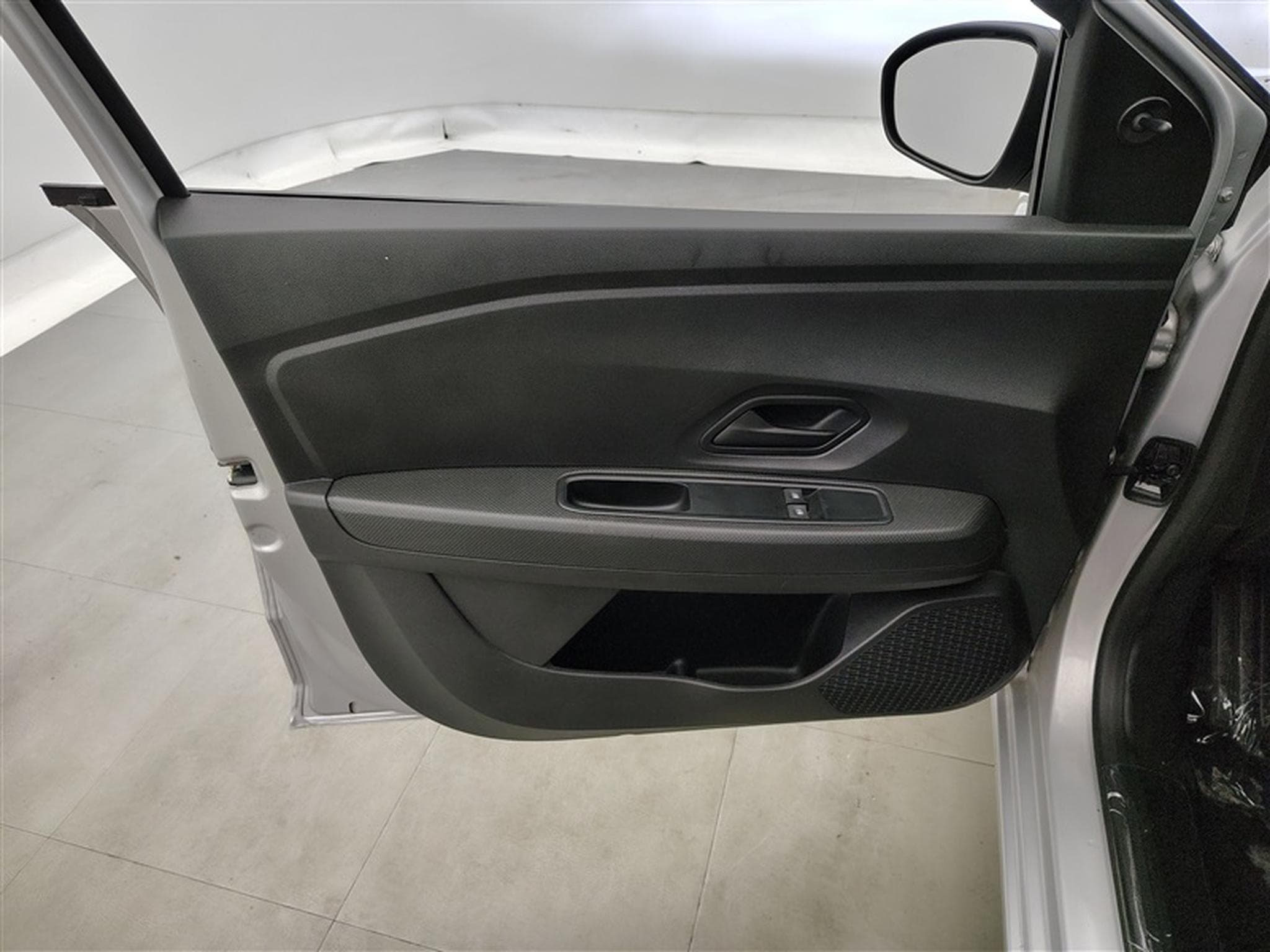 Dacia Sandero 1.0i SCe Essential (2023) - Photo 17