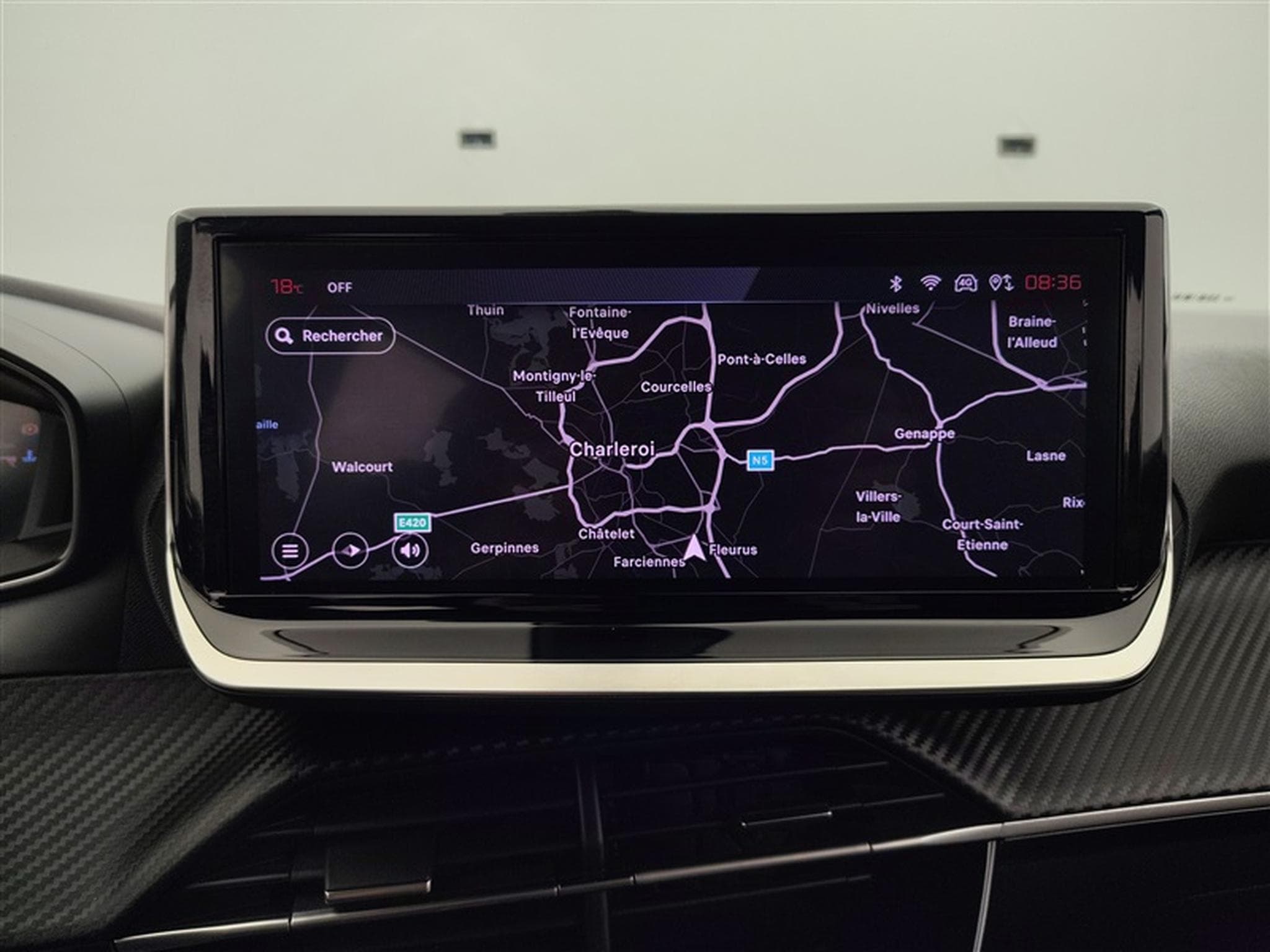 Peugeot 2008 1.2 PureTech Active CARPLAY (2023) - Photo 11