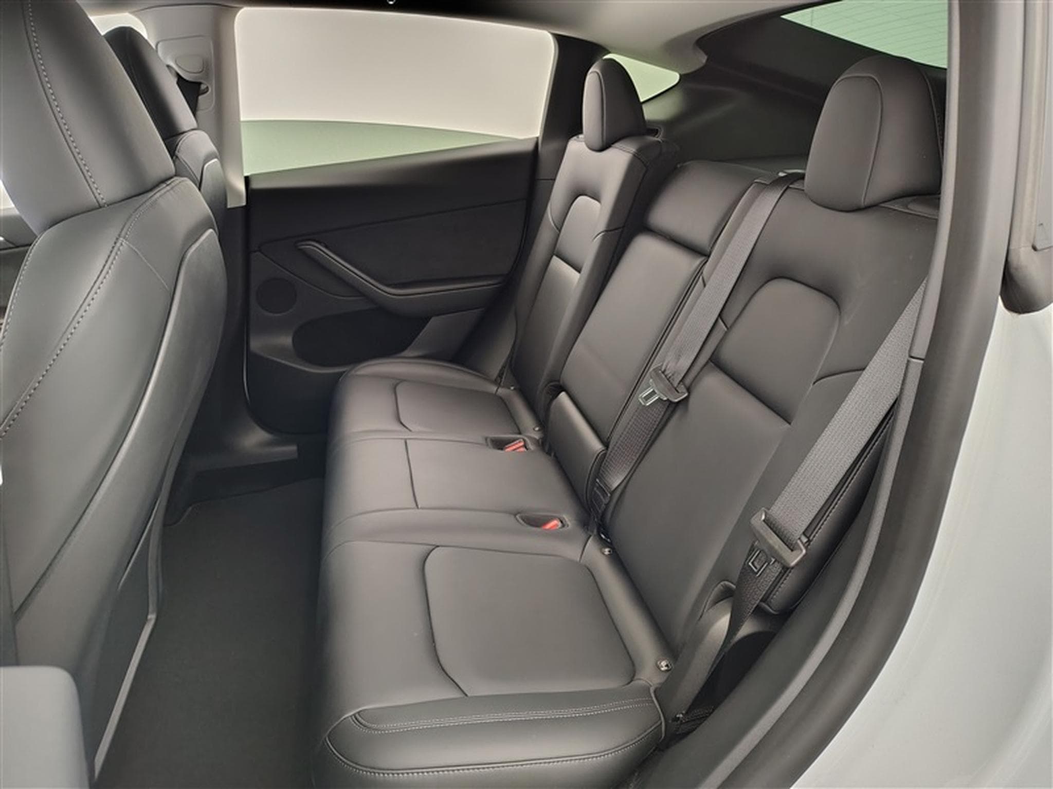 Tesla Model Y Dual Motor NAVI / FULL LED / PANO / CAMERA 360" / JA 19" (2022) - Photo 13