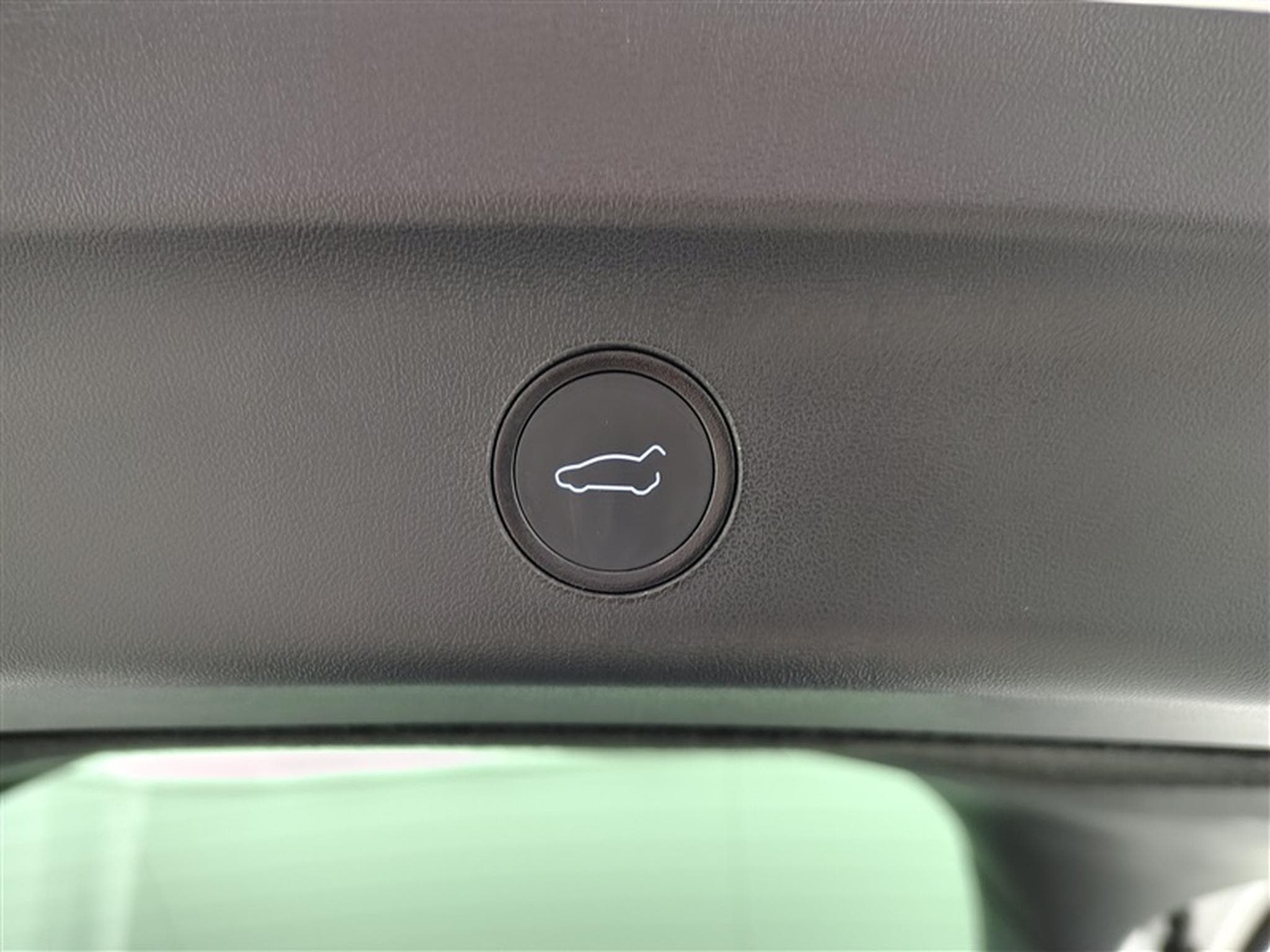 Tesla Model Y Dual Motor NAVI / FULL LED / PANO / CAMERA 360" / JA 19" (2022) - Photo 20