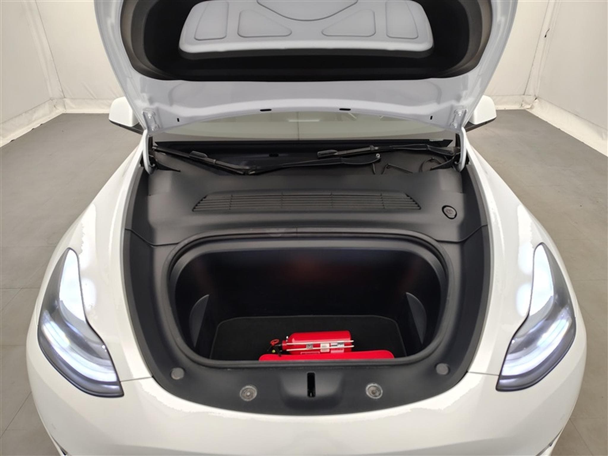 Tesla Model Y Dual Motor NAVI / FULL LED / PANO / CAMERA 360" / JA 19" (2022) - Photo 22