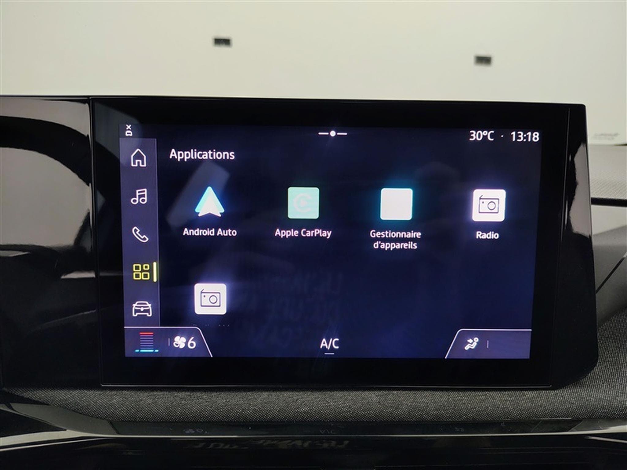 Renault Clio 1.2 TCe 115cv Evolution CARPLAY / FULL LED / CAMERA (2026) - Foto 20