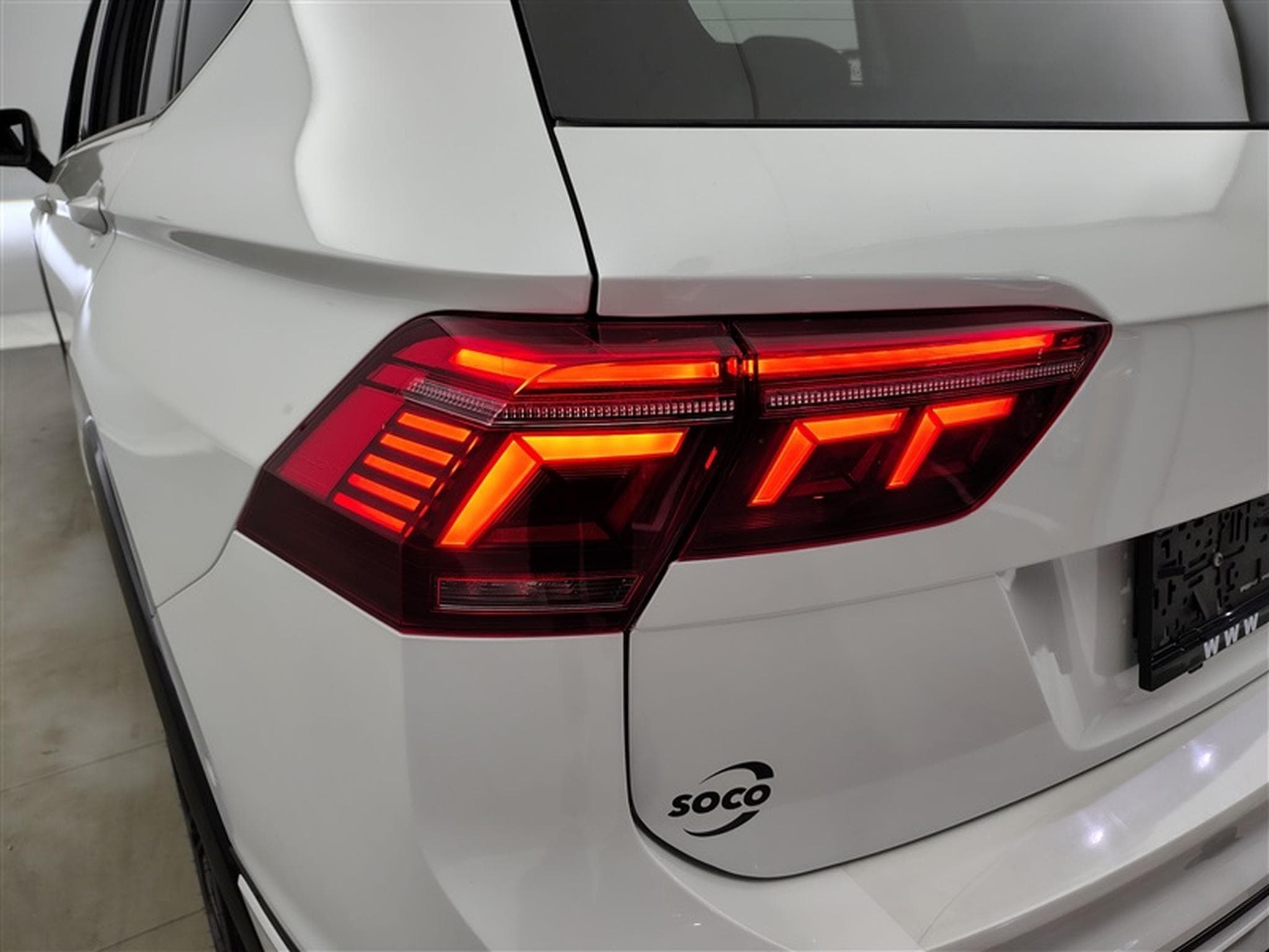 VW Tiguan 2.0 TDi SCR R-Line 7pl. DSG / SIEGE VENTILE / TOIT PANO (2023) - Photo 16