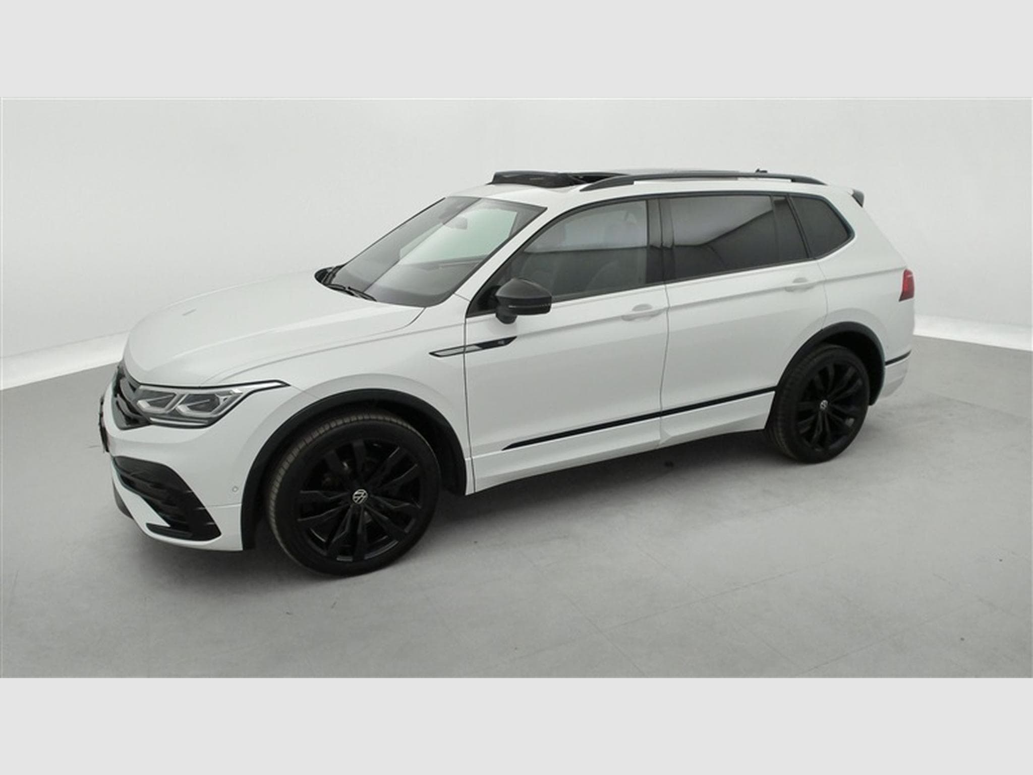 VW Tiguan 2.0 TDi SCR R-Line 7pl. DSG / SIEGE VENTILE / TOIT PANO (2023) - Photo 24