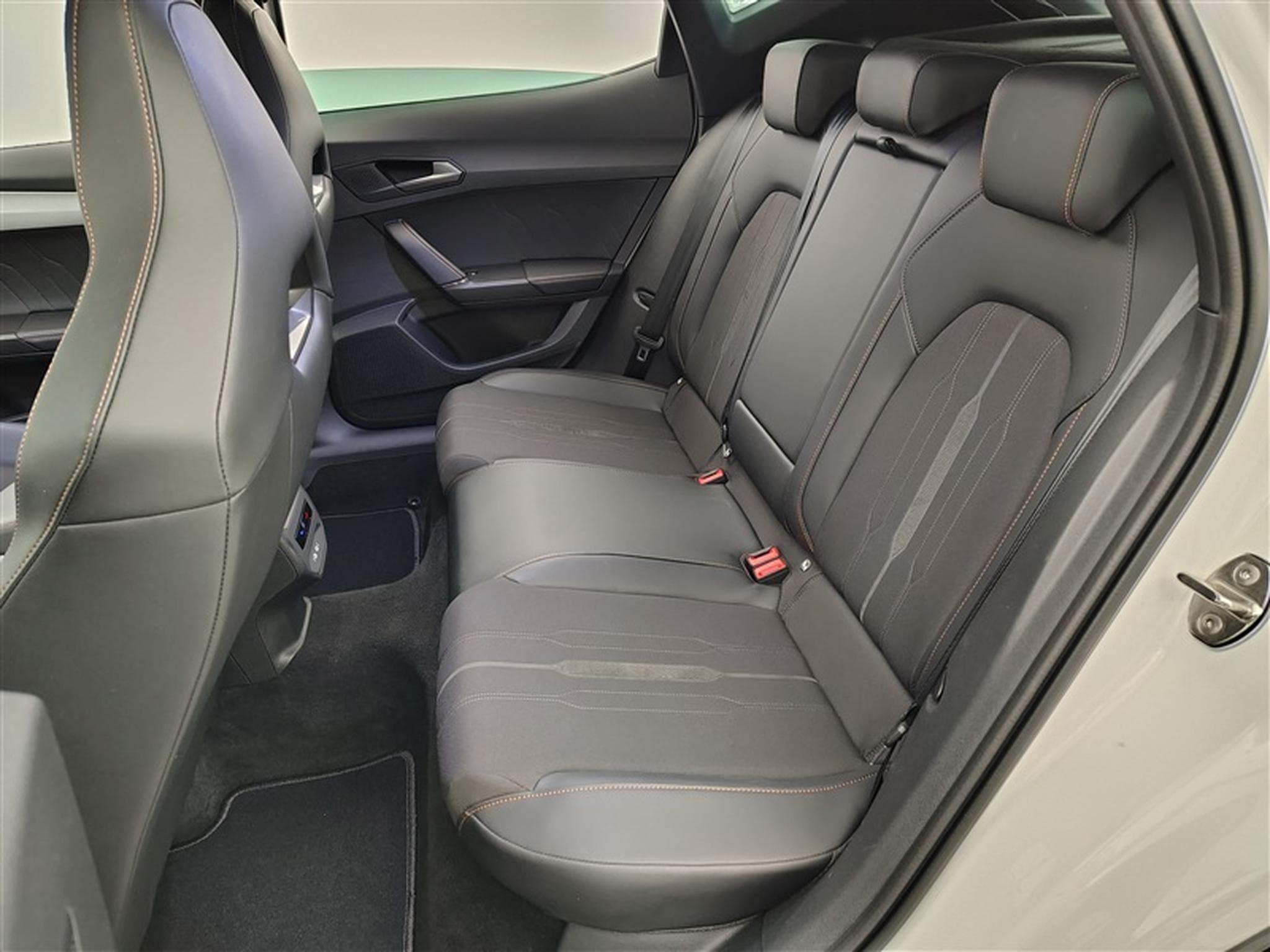 Cupra Formentor 1.5 TSI 150Cv DSG S-CUIR / PDC / FULL LED / ALU (2023) - Photo 13