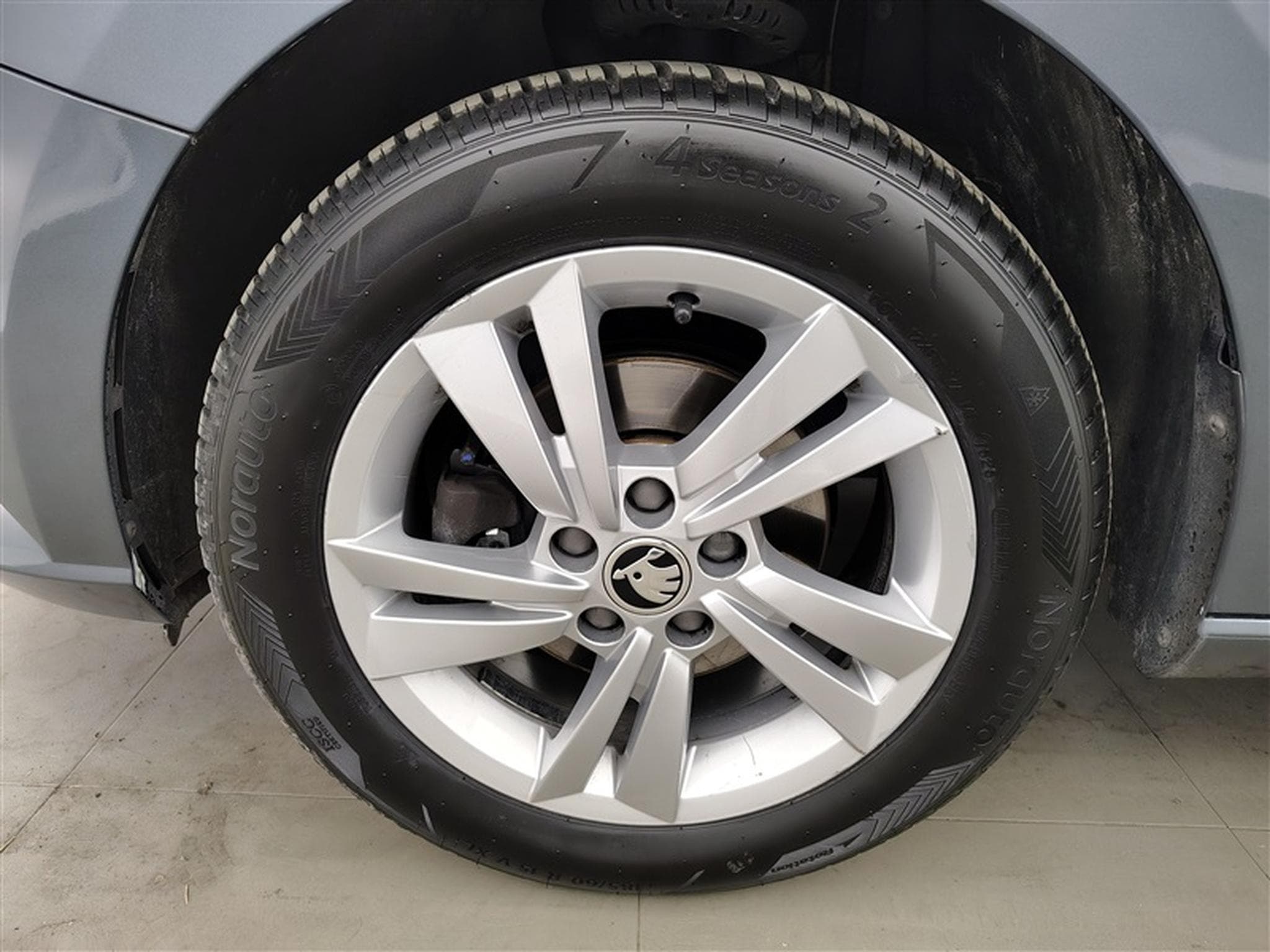 Skoda Fabia 1.0i Active CLIM / FULL LED / PDC AR (2020) - Photo 6