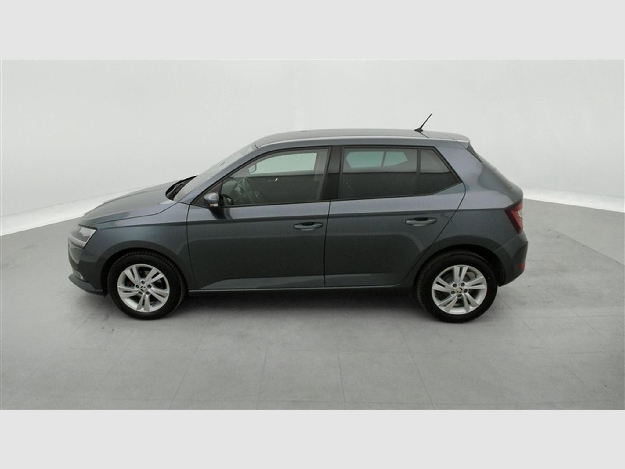 Skoda Fabia 1.0i Active CLIM / FULL LED / PDC AR (2020) - Photo 3