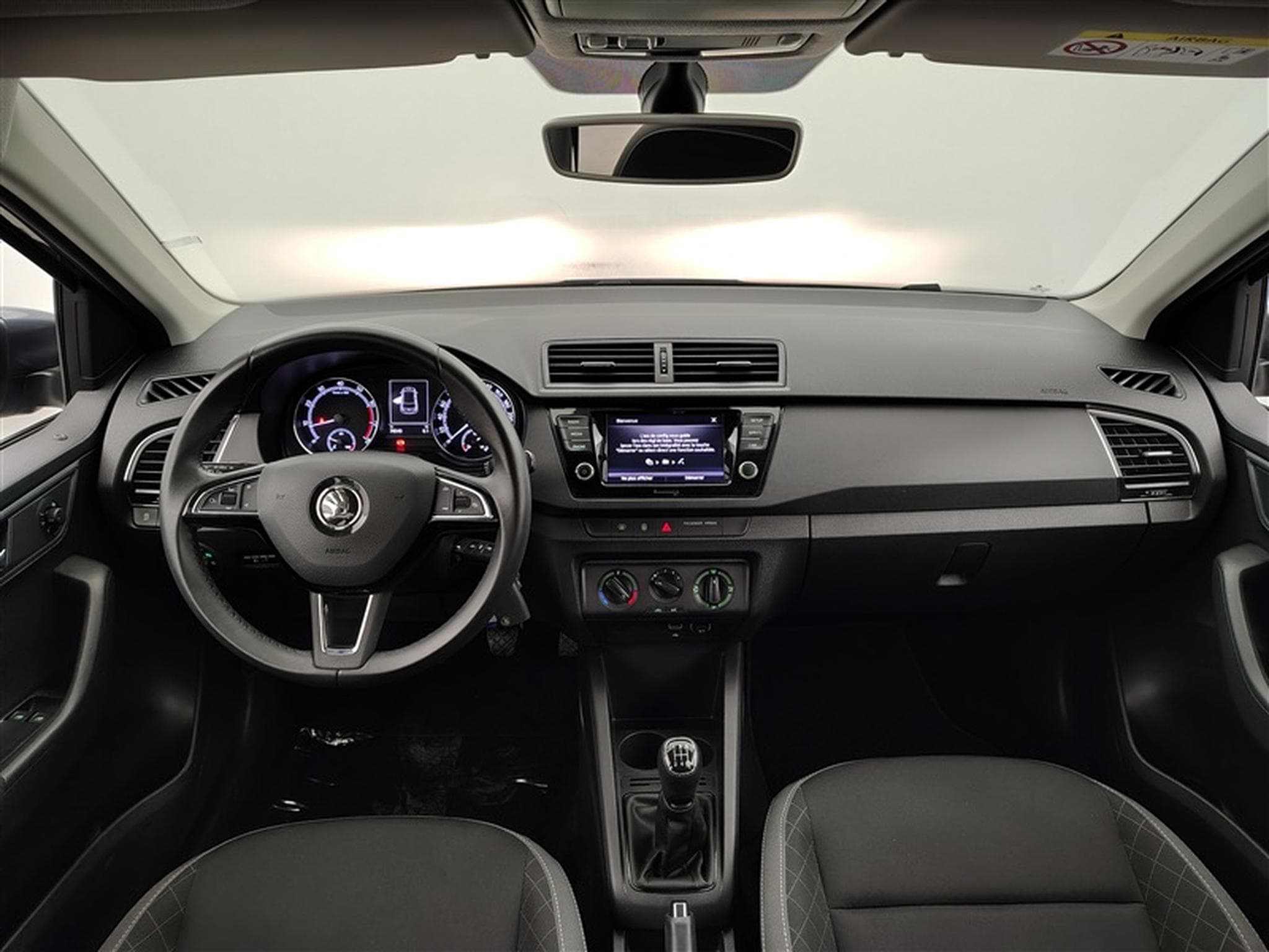 Skoda Fabia 1.0i Active CLIM / FULL LED / PDC AR (2020) - Photo 8