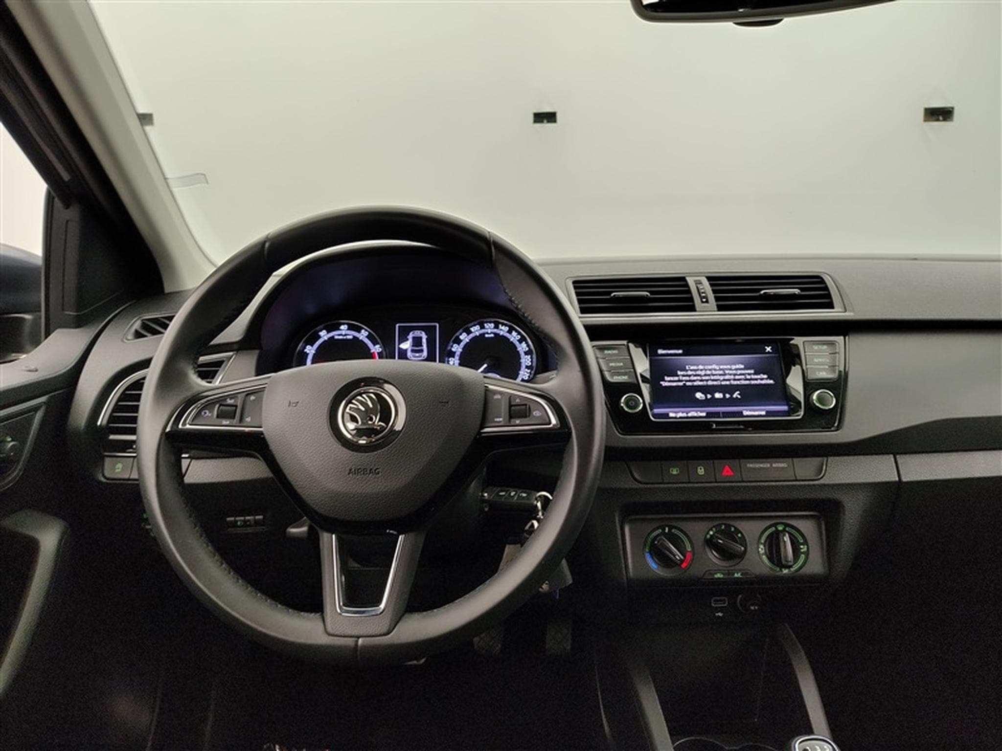 Skoda Fabia 1.0i Active CLIM / FULL LED / PDC AR (2020) - Photo 9