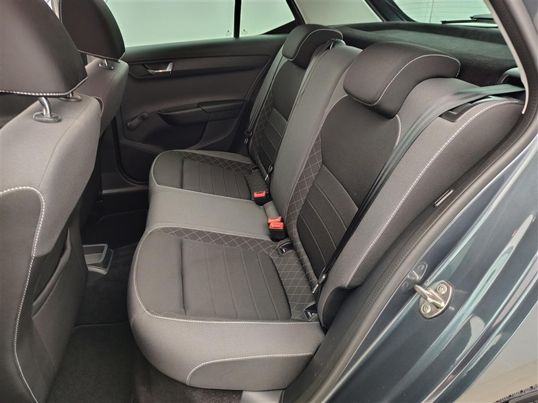 Skoda Fabia 1.0i Active CLIM / FULL LED / PDC AR (2020) - Photo 13