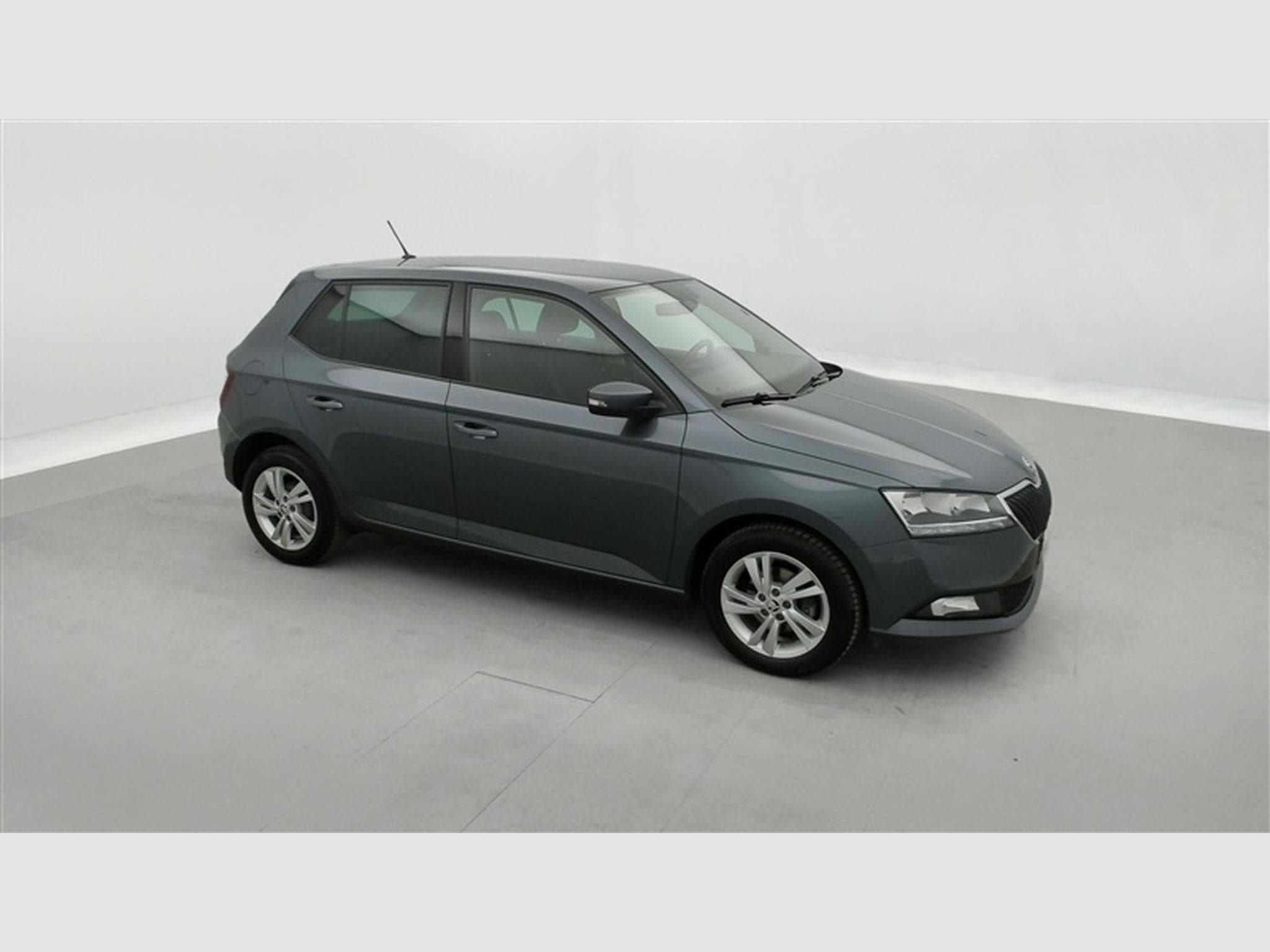 Skoda Fabia 1.0i Active CLIM / FULL LED / PDC AR (2020) - Photo 23