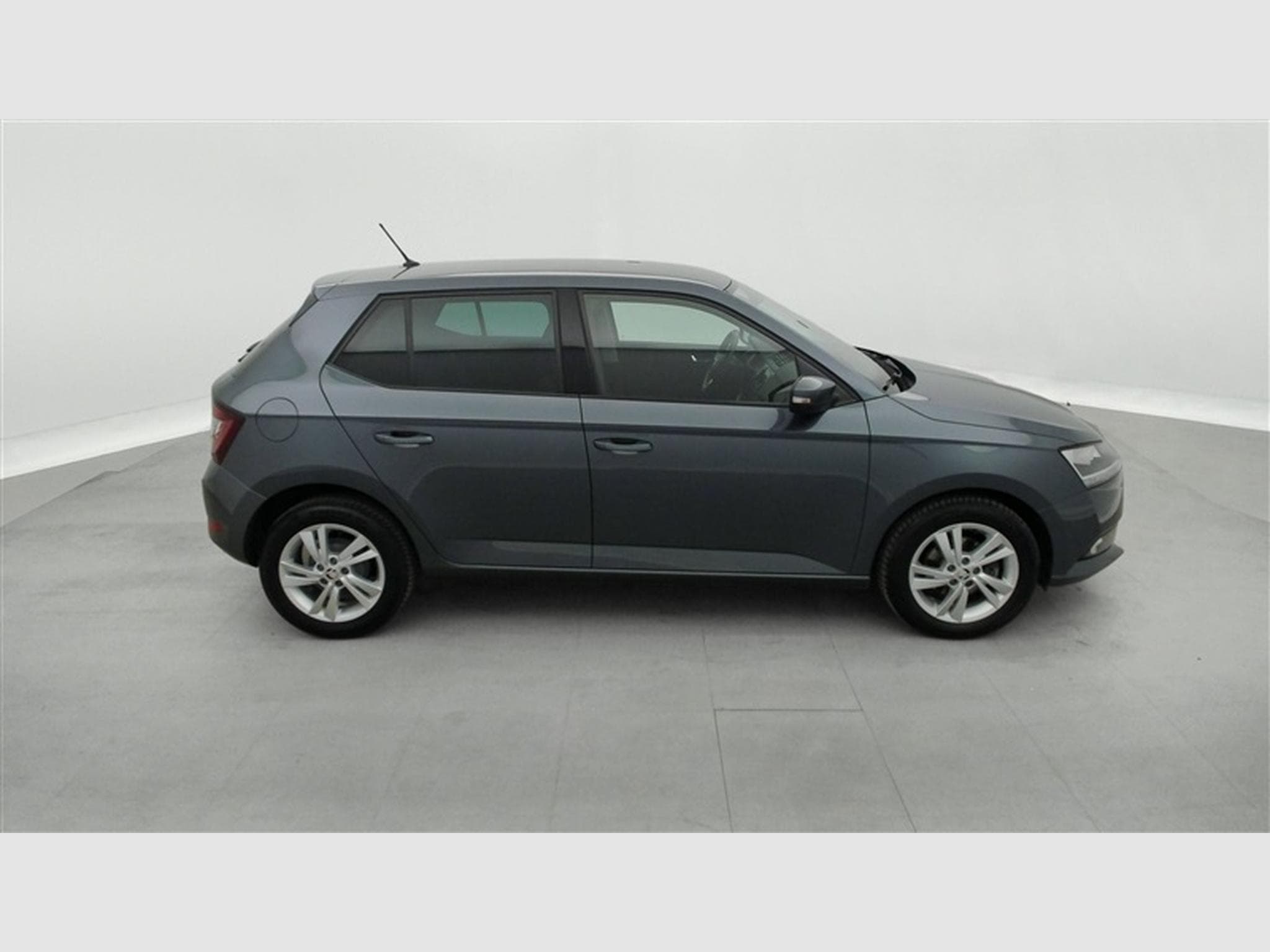 Skoda Fabia 1.0i Active CLIM / FULL LED / PDC AR (2020) - Photo 24