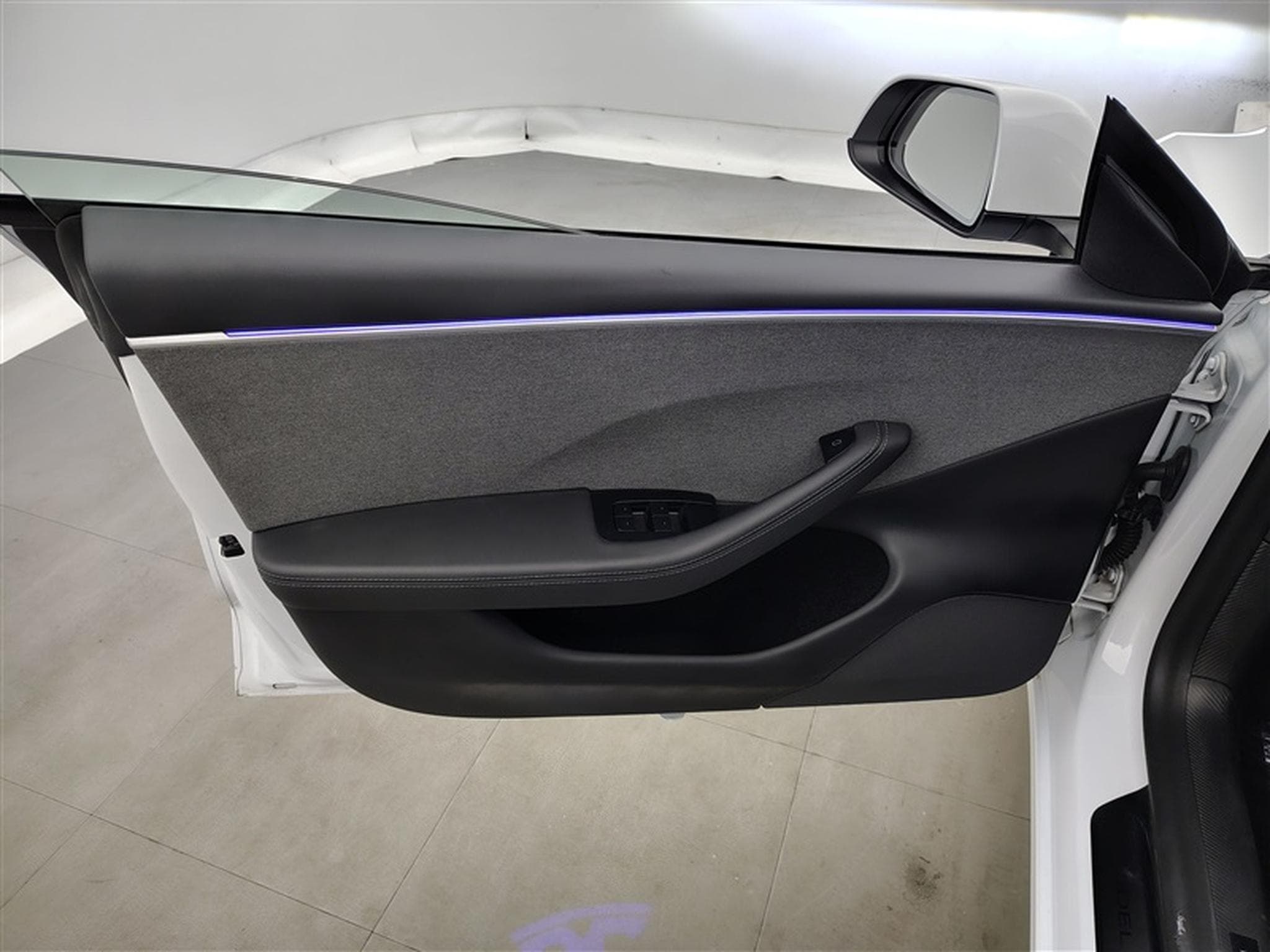 Tesla Model 3 Standard NAVI / FULL LED / CUIR / PANO / CAMERA 360° / JA 18 (2024) - Photo 17