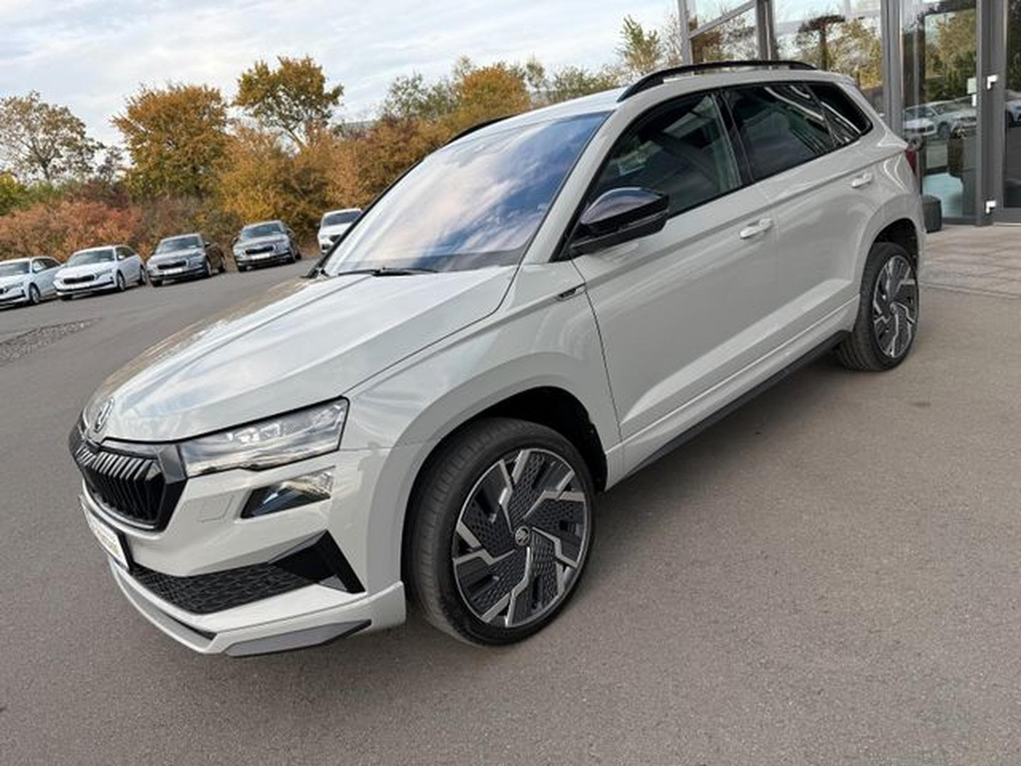 Skoda Karoq Karoq 1,5TSi DSG Sportline Pano 19"Matrix Key AC (2024) - Photo 2