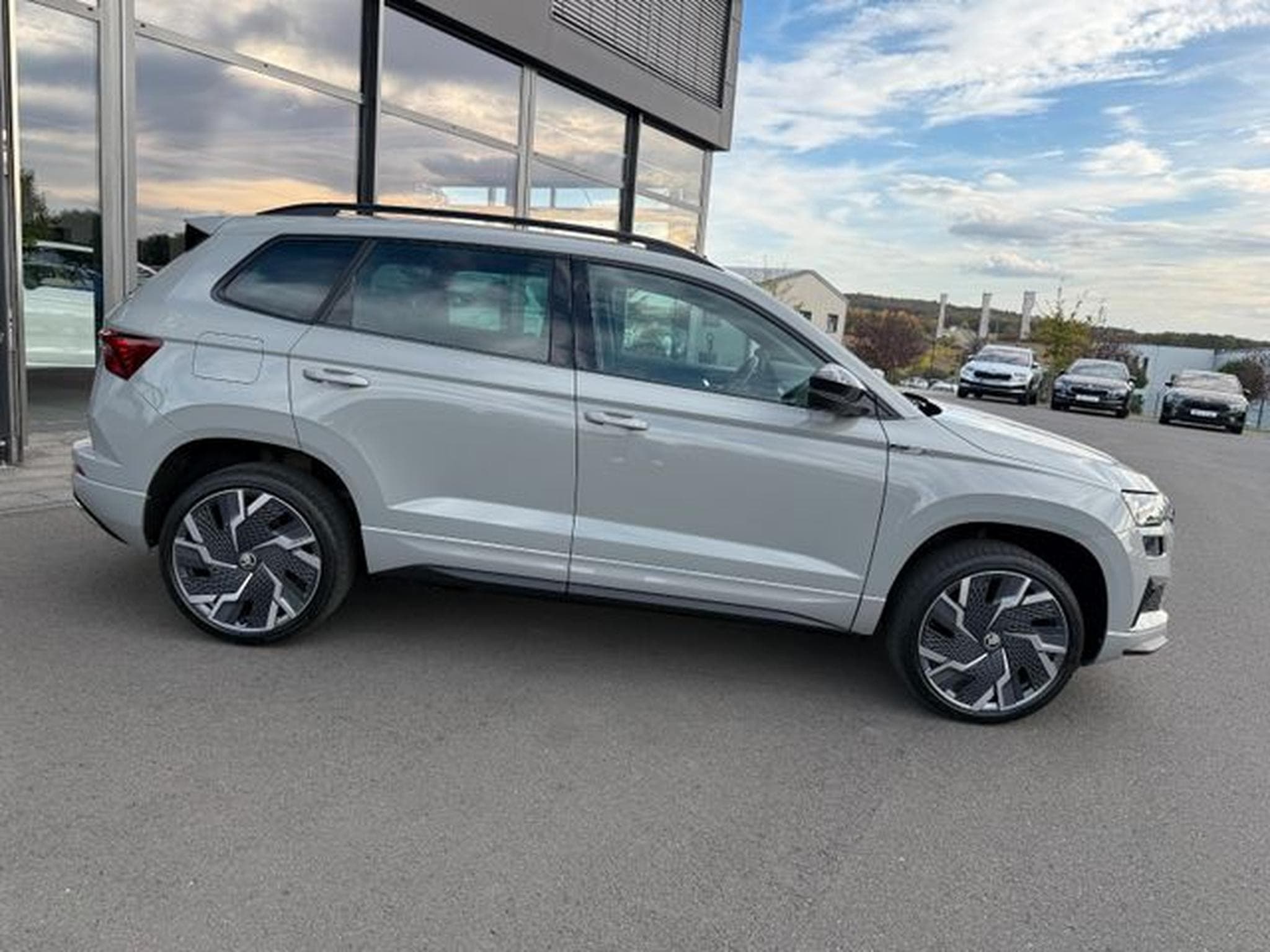 Skoda Karoq Karoq 1,5TSi DSG Sportline Pano 19"Matrix Key AC (2024) - Photo 5