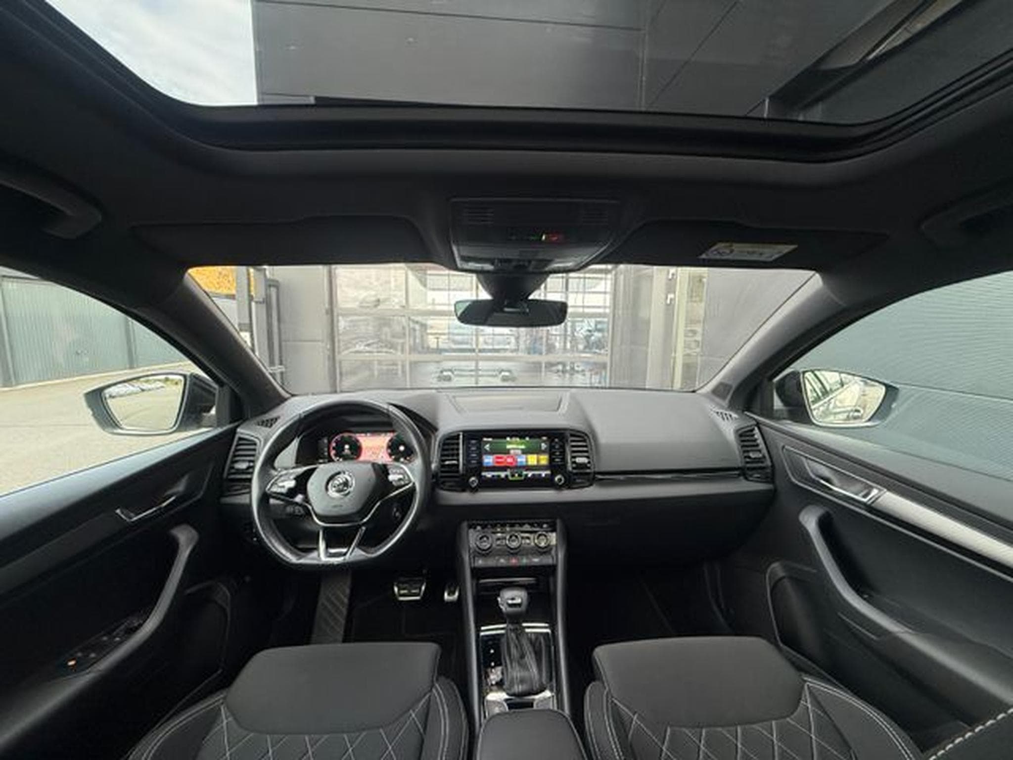 Skoda Karoq Karoq 1,5TSi DSG Sportline Pano 19"Matrix Key AC (2024) - Photo 14