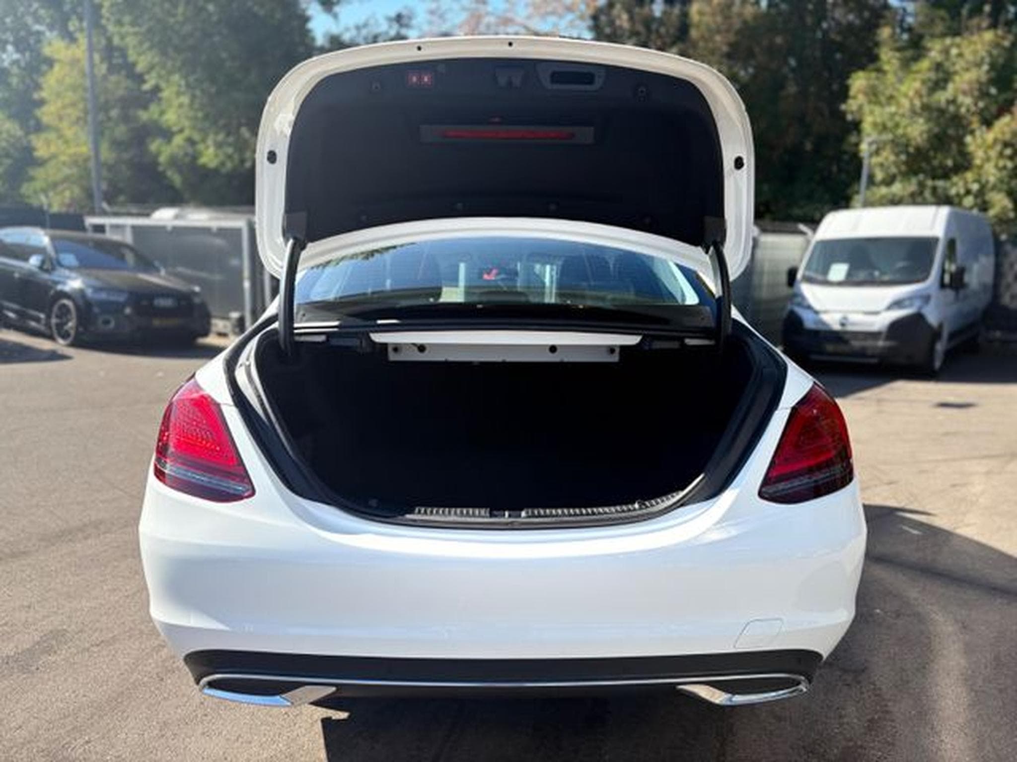Mercedes C 180 C 180 *AVANTGARDE*KAMERA*SHZ*NAVI*AUTOMATIK* (2021) - Photo 9