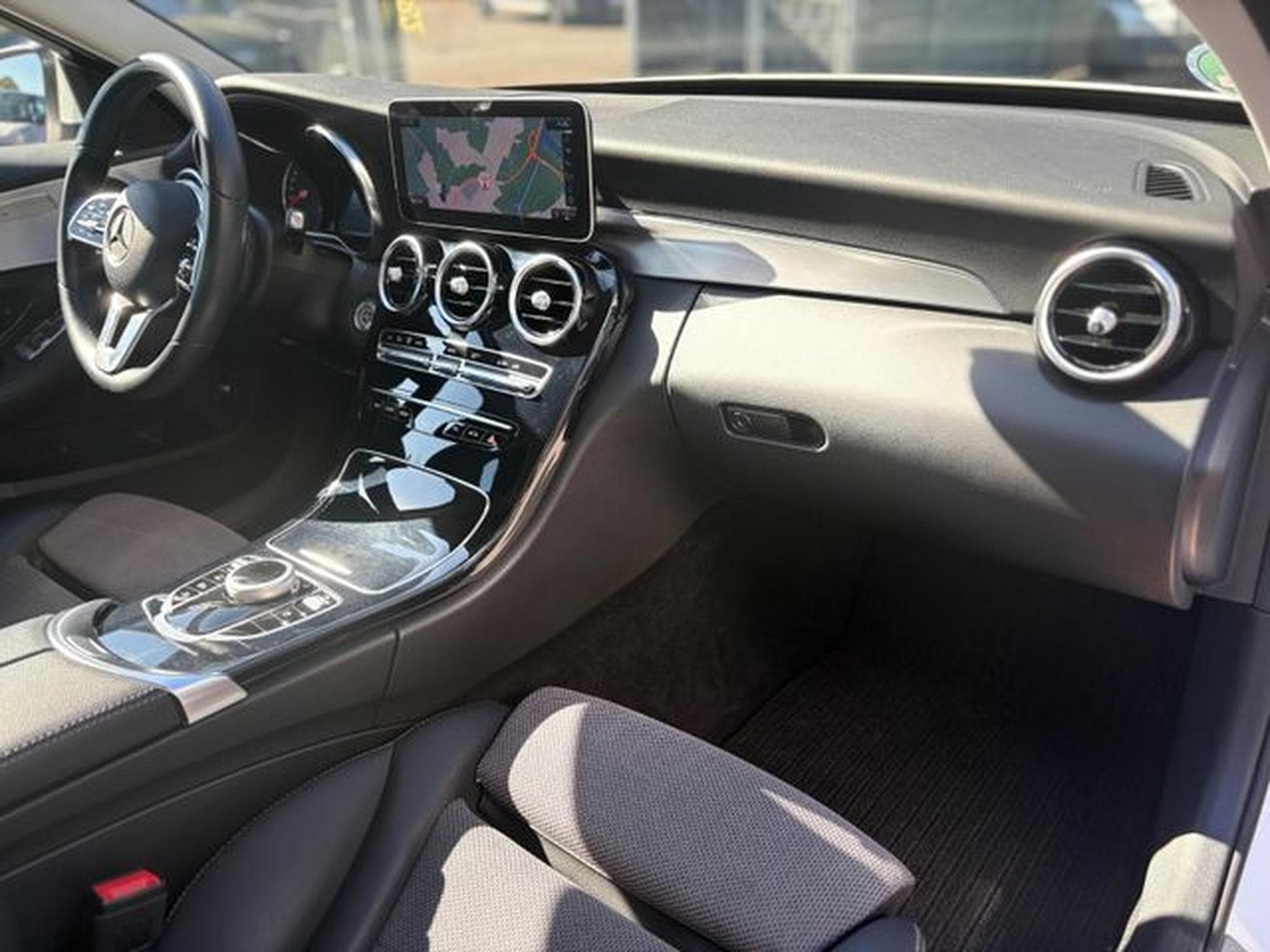Mercedes C 180 C 180 *AVANTGARDE*KAMERA*SHZ*NAVI*AUTOMATIK* (2021) - Photo 15