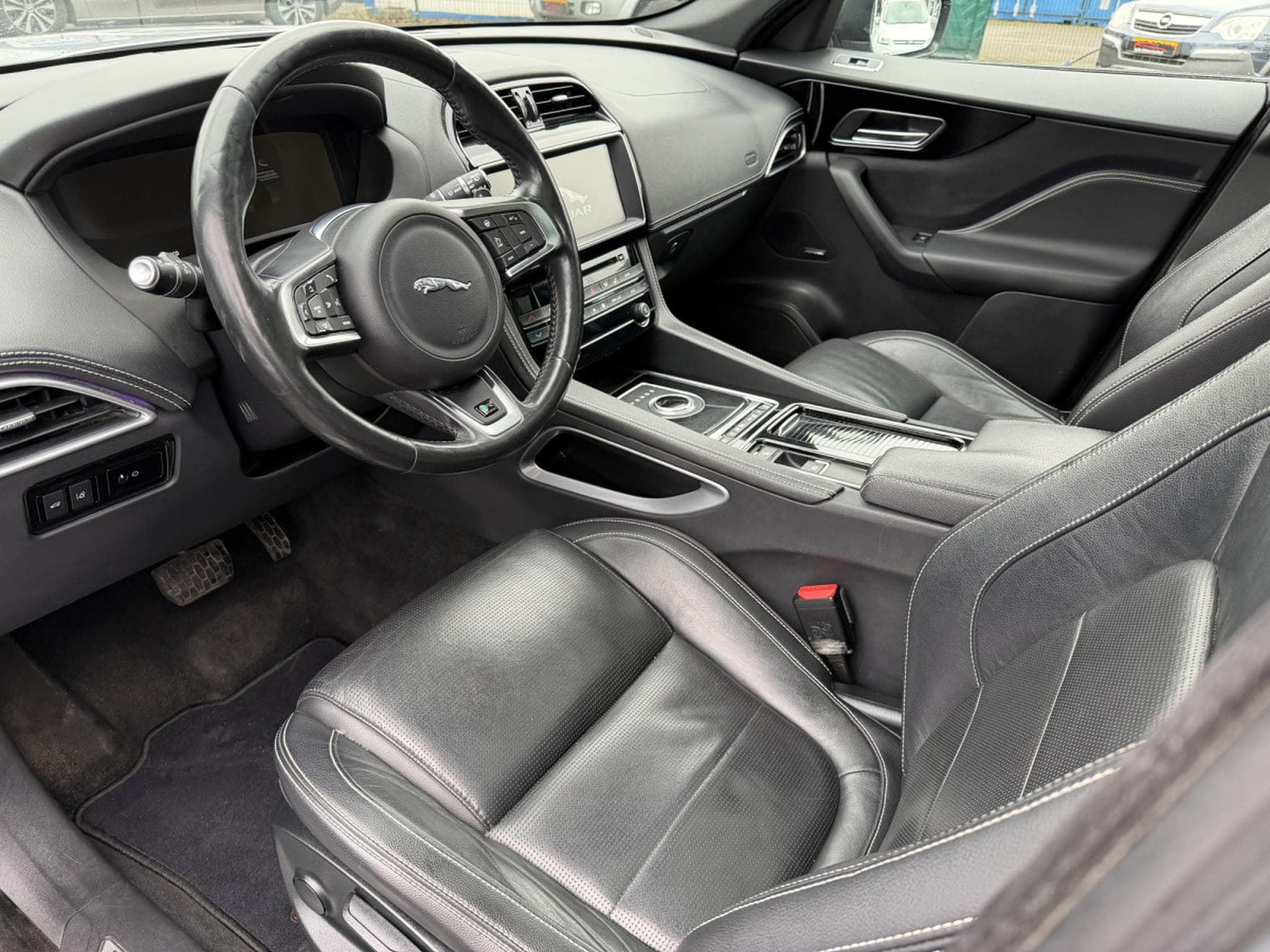 Jaguar F-Pace JAGUAR F-PACE 3.0D 300CV R-SPORT (2017) - Photo 4