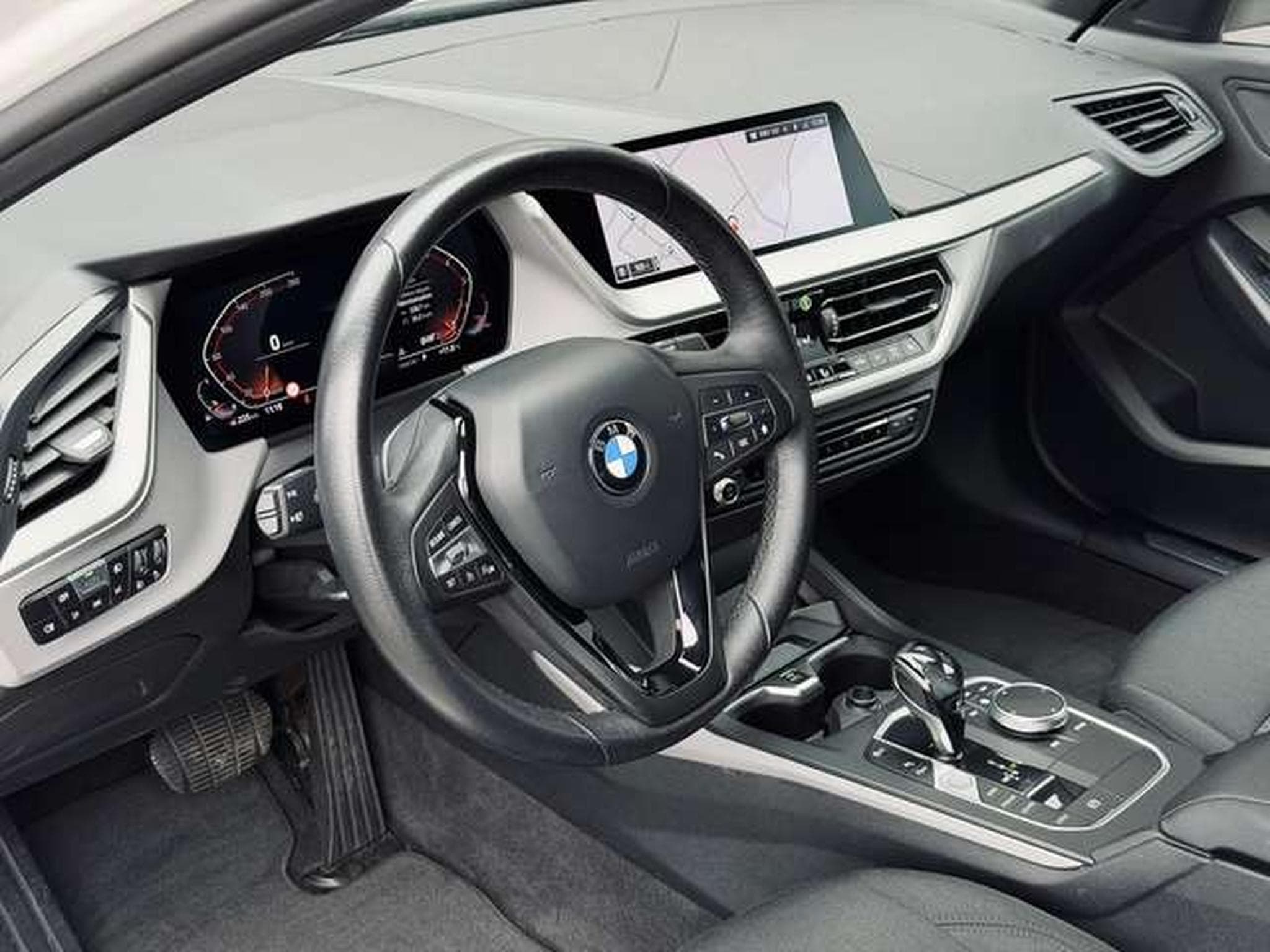 BMW 118 118i Automatique // Révisée Et Garantie 12 Mois✅✅✅ (2021) - Photo 11