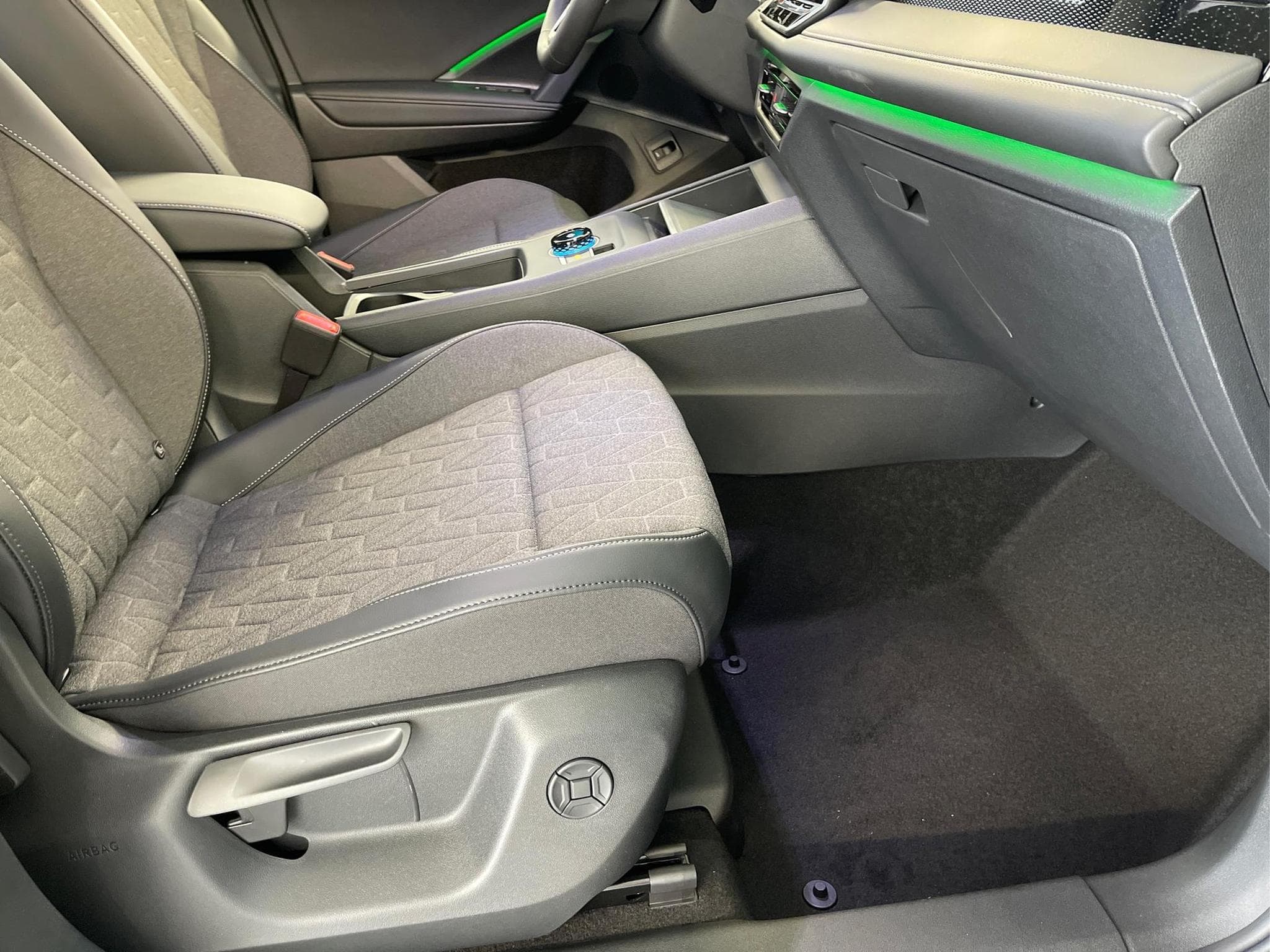 VW Tiguan LIFE (2025) - Photo 16