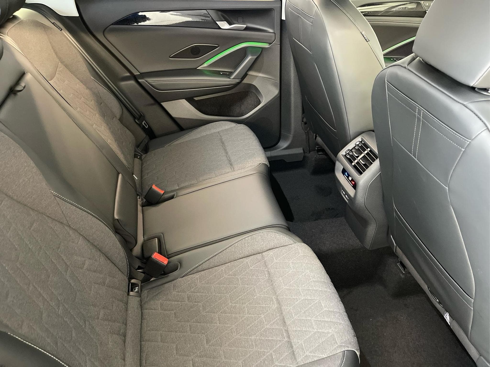 VW Tiguan LIFE (2025) - Photo 20