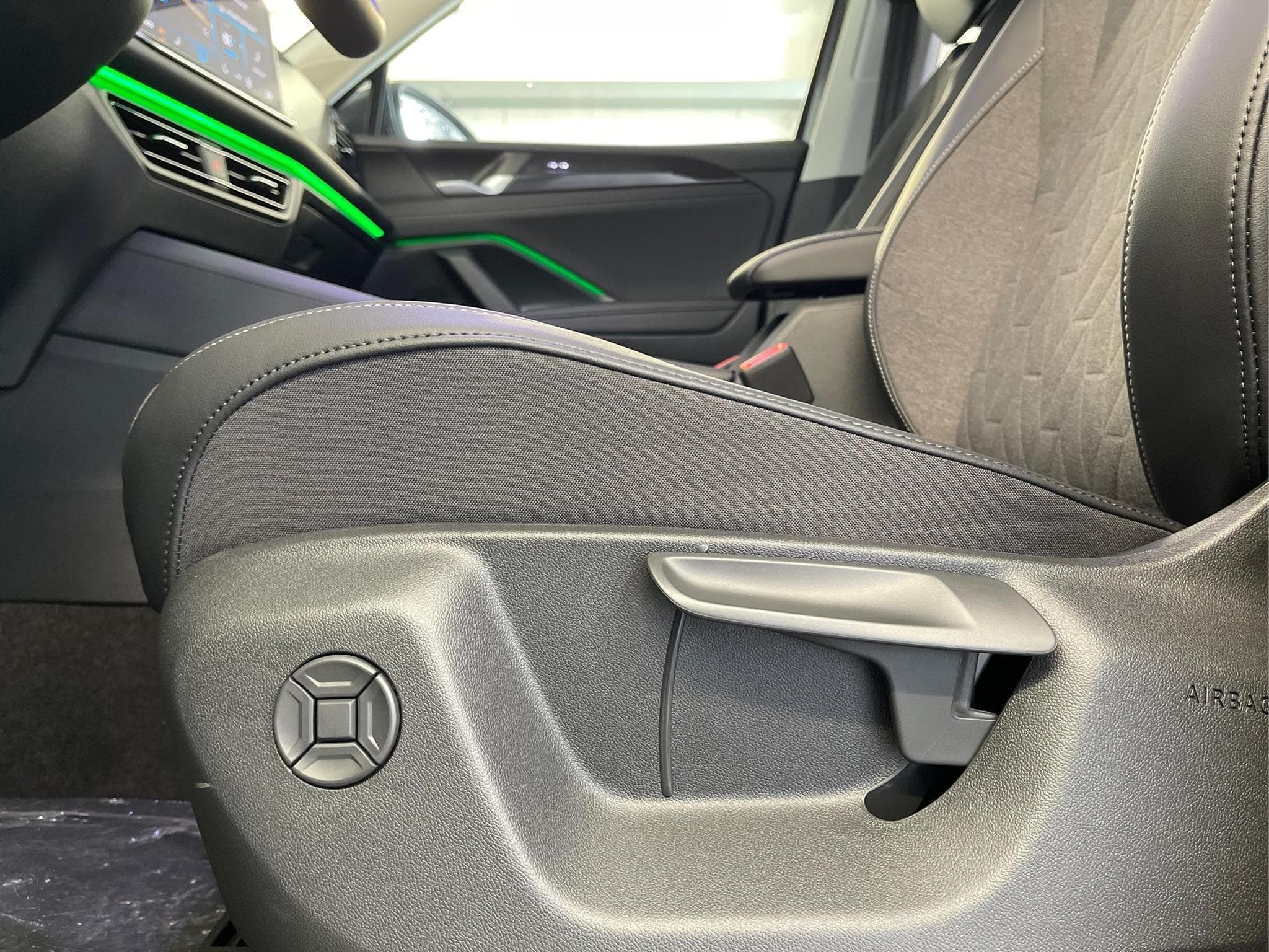 VW Tiguan LIFE (2025) - Foto 14