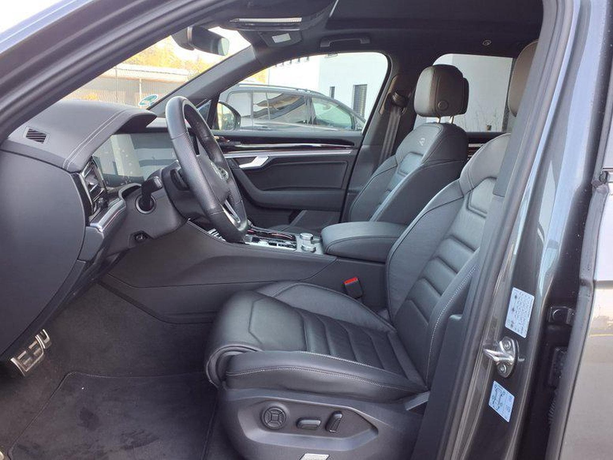VW Touareg R-Line 3.0 TDI 8-Gang-Automatik 4MOTION (2026) - Photo 7