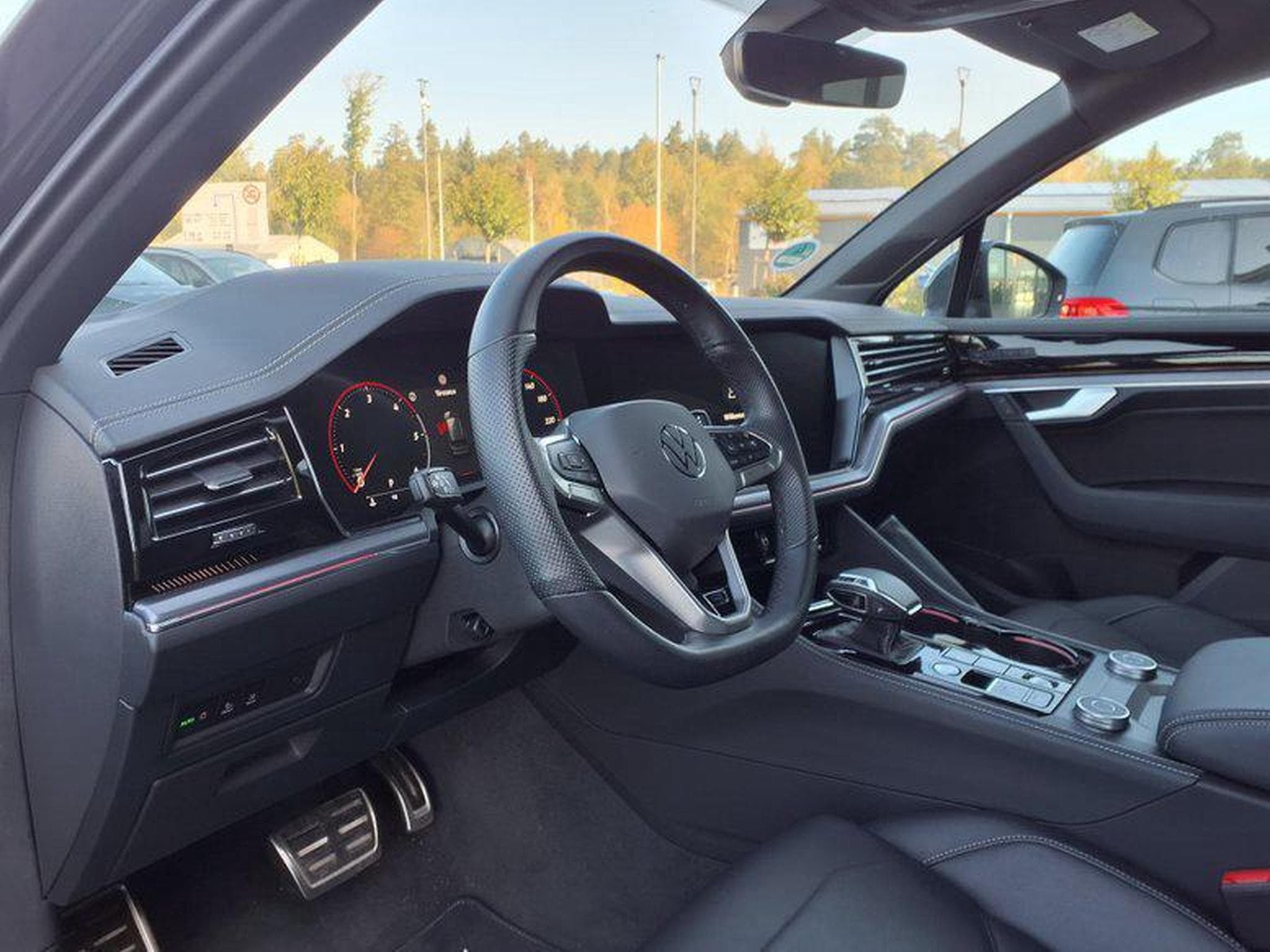 VW Touareg R-Line 3.0 TDI 8-Gang-Automatik 4MOTION (2026) - Photo 6