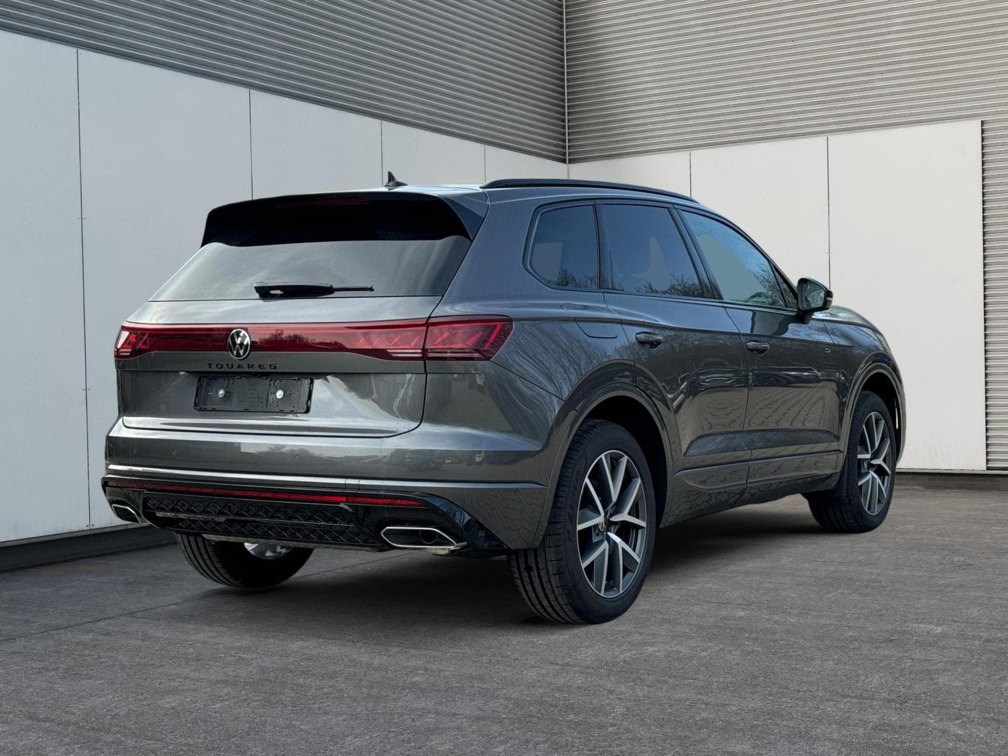 VW Touareg R FINAL EDITION (2026) - Photo 3