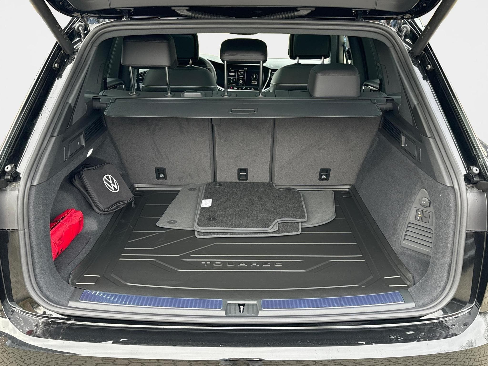 VW Touareg R FINAL EDITION (2026) - Photo 11